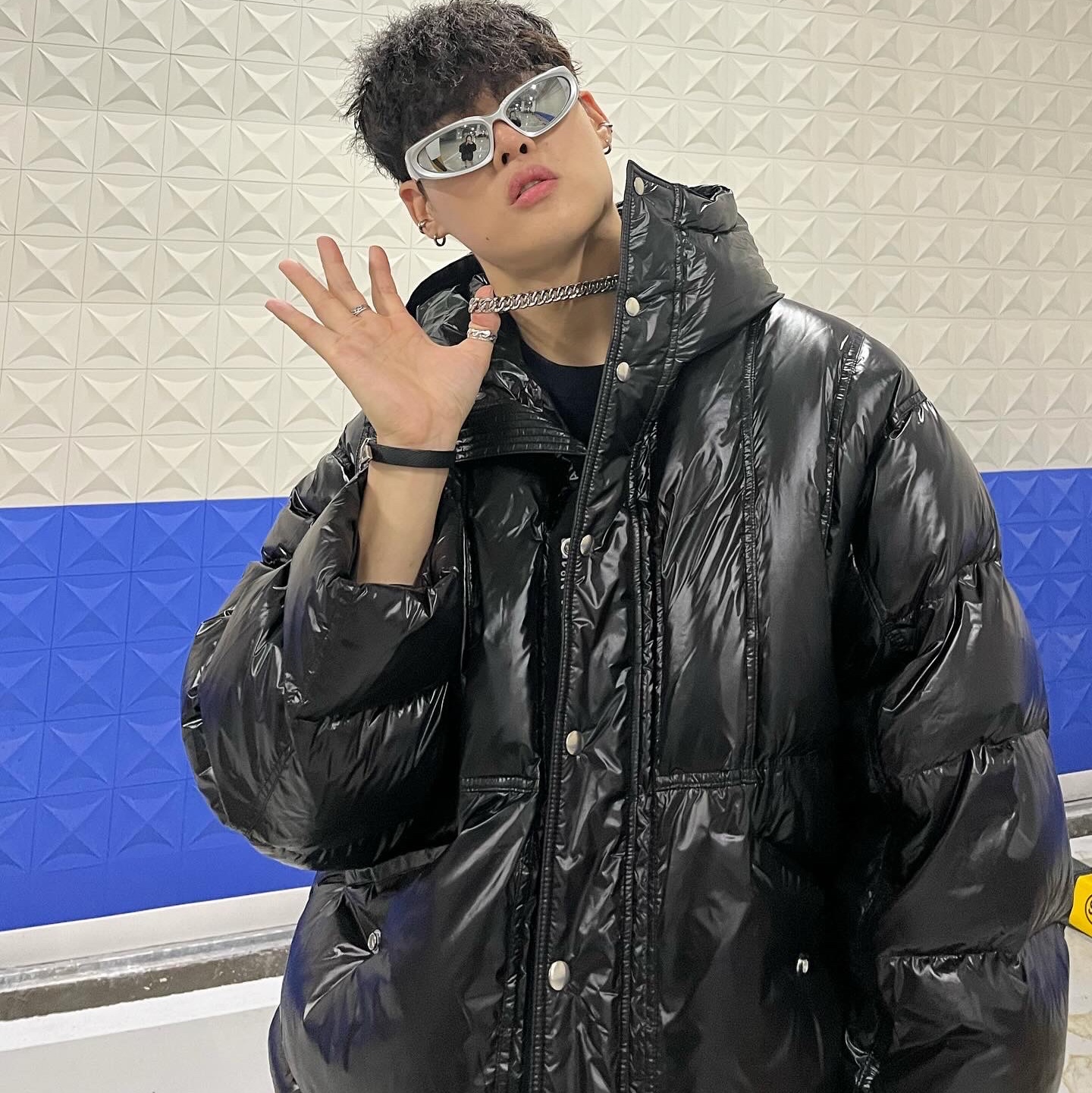Balenciaga 3XL Sneakers Yellow Black 착용 스타일 - 4