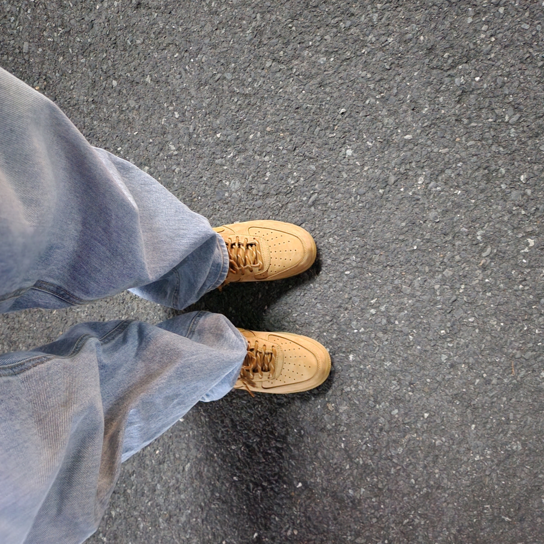 Nike Air Force 1 '07 WB Flax 착용 스타일