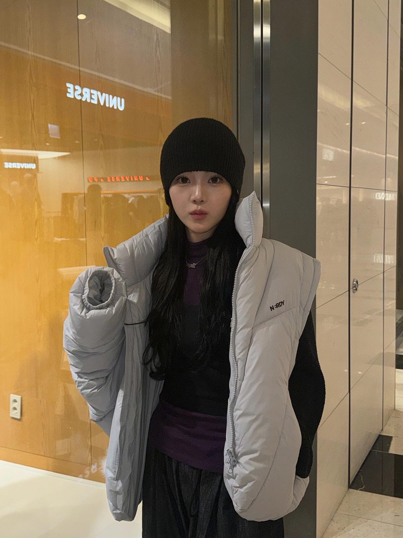Emis New Enamel Hobo Bag Black, (W) Nike Air Force 1 '07 Low White 착용 스타일 - 4