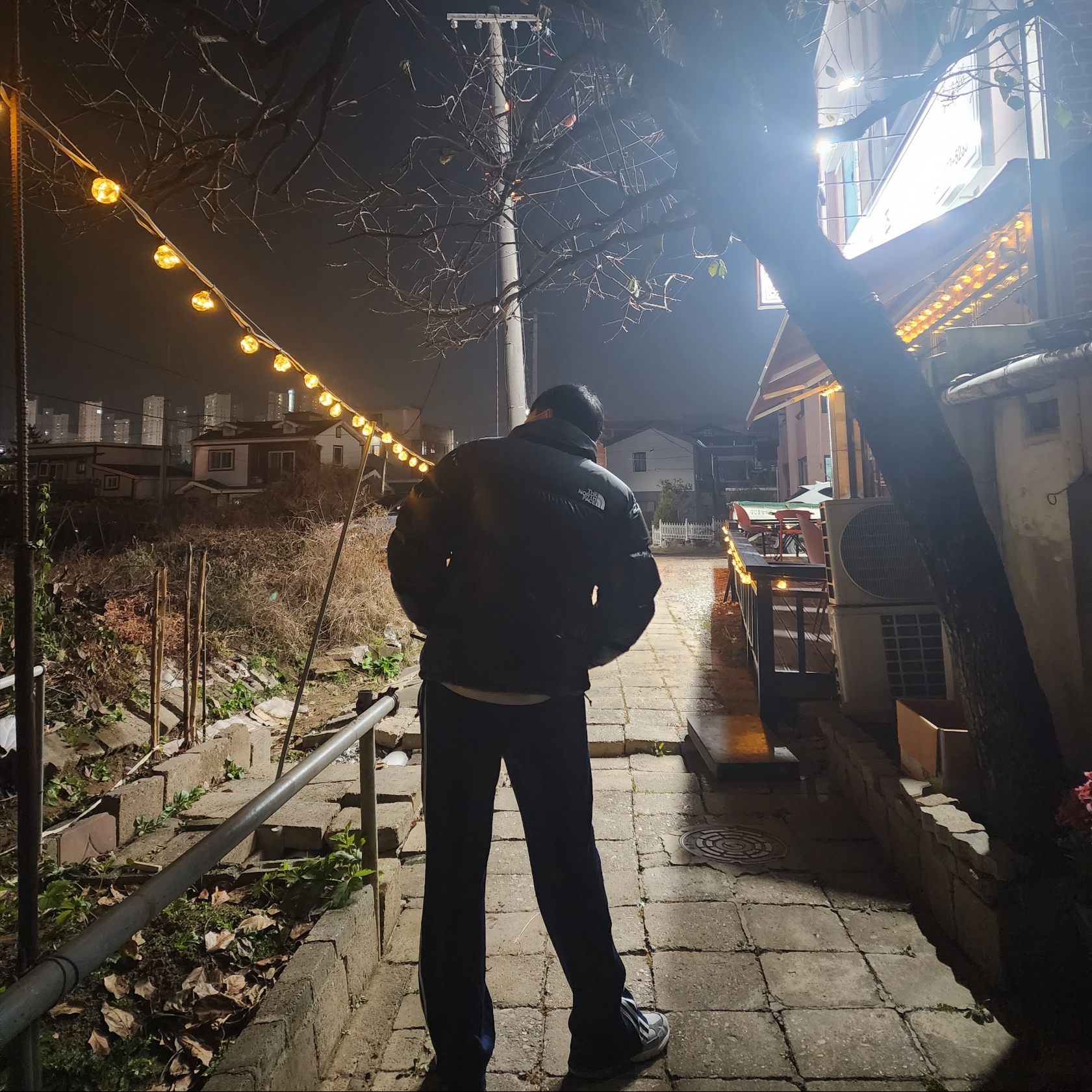 The North Face 1996 Eco Nuptse Jacket Real Black, New Balance 993 Made in USA Grey - D Standard 착용 스타일 - 2