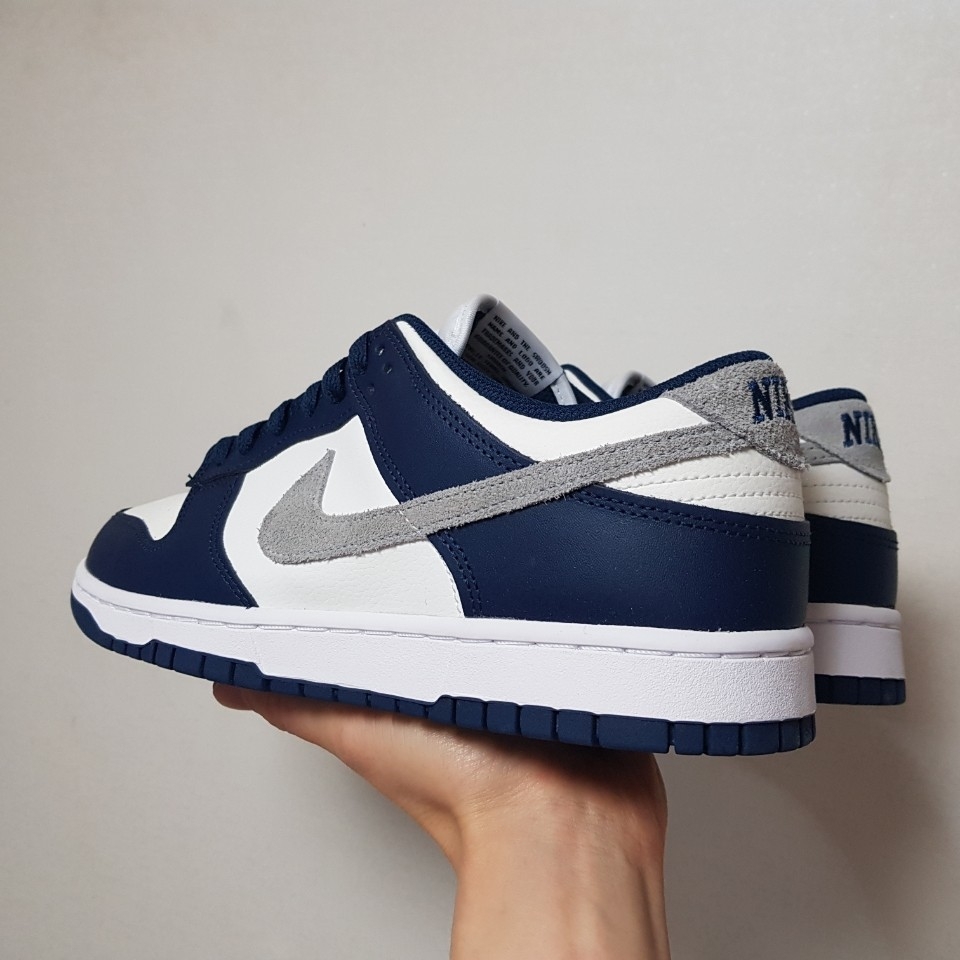 Nike Dunk Low Midnight Navy 착용 스타일 - 2