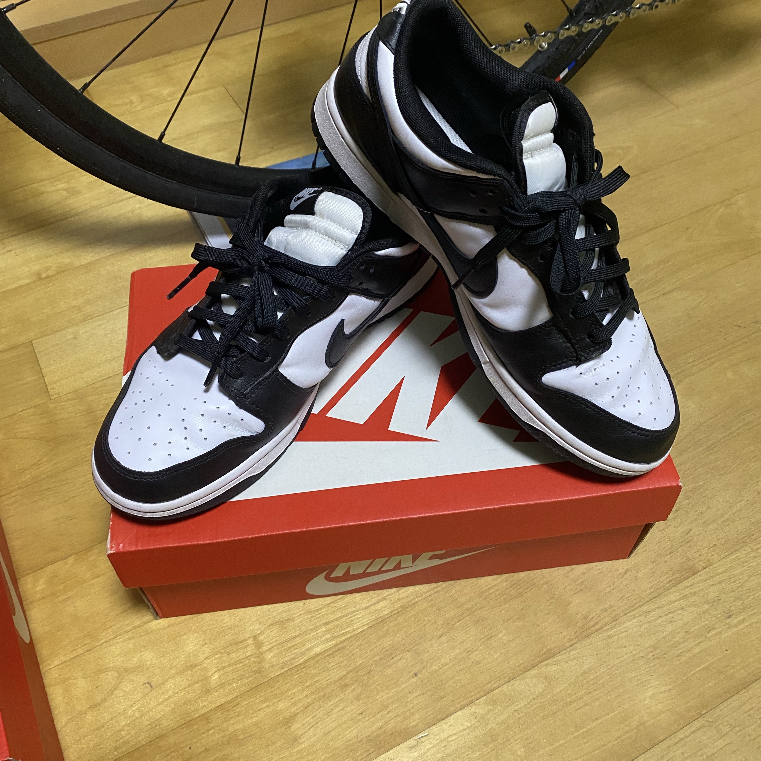 Nike Dunk Low Retro Black 착용 스타일 - 2