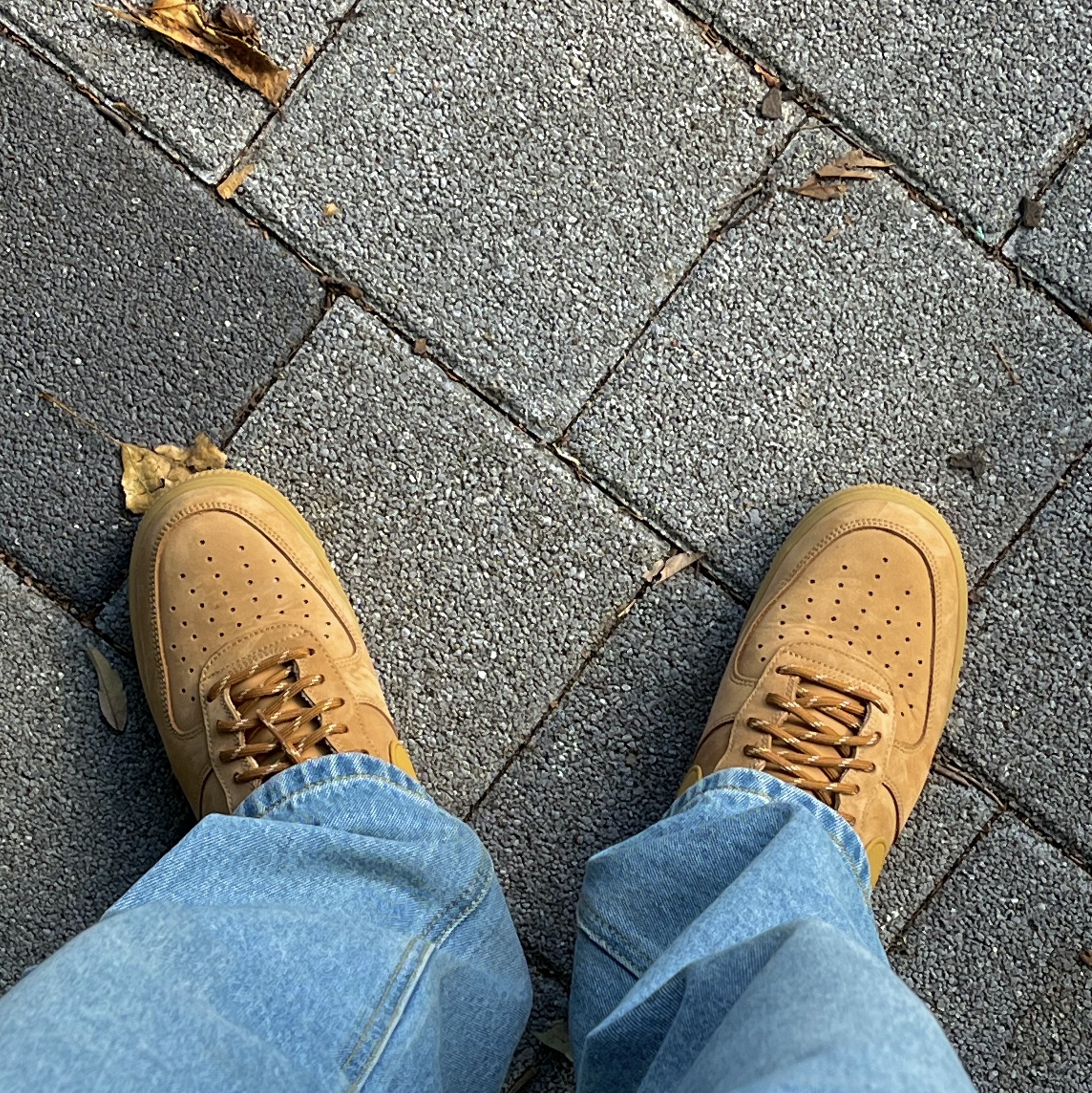 Nike Air Force 1 '07 WB Flax 착용 스타일 - 2