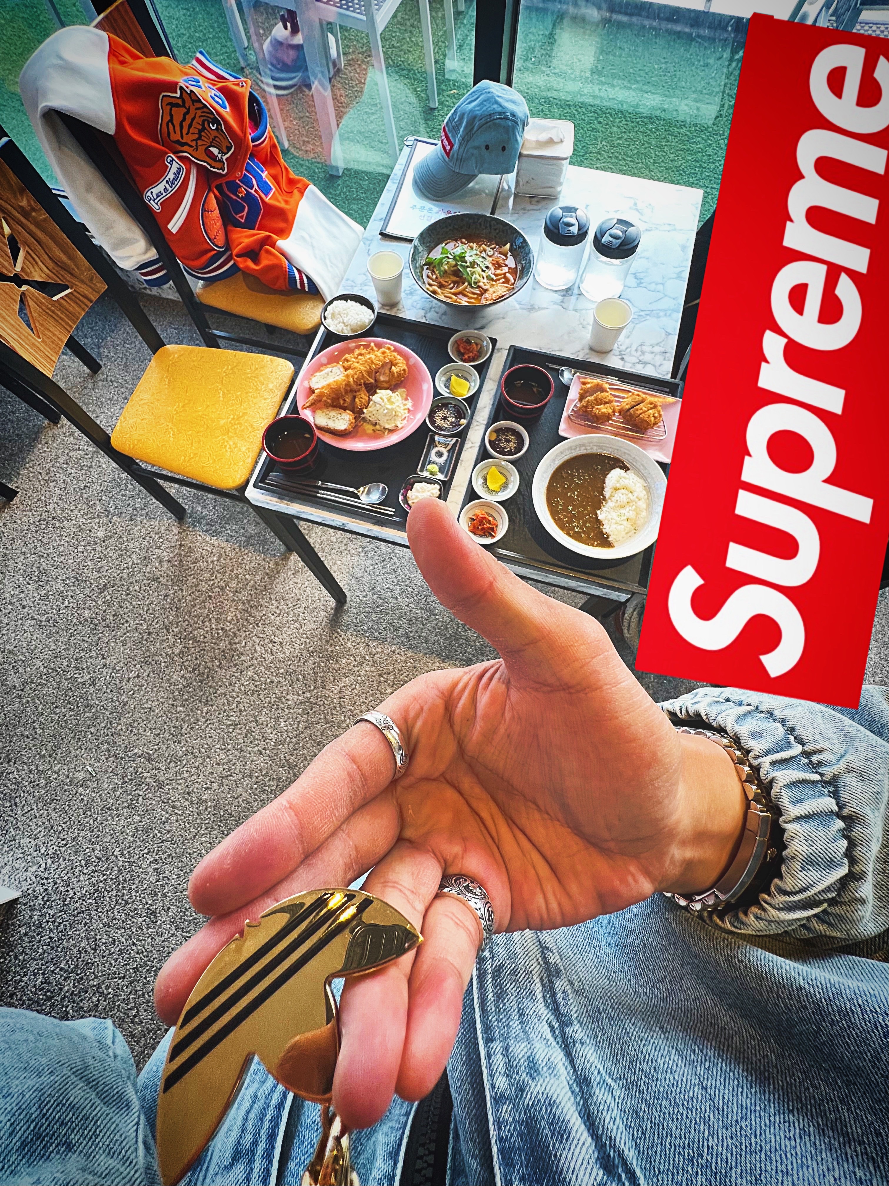 Supreme Washed Chino Twill Camp Cap Denim - 21FW, Supreme x Nike ACG Denim Pullover Washed Blue - 22FW 착용 스타일 - 1