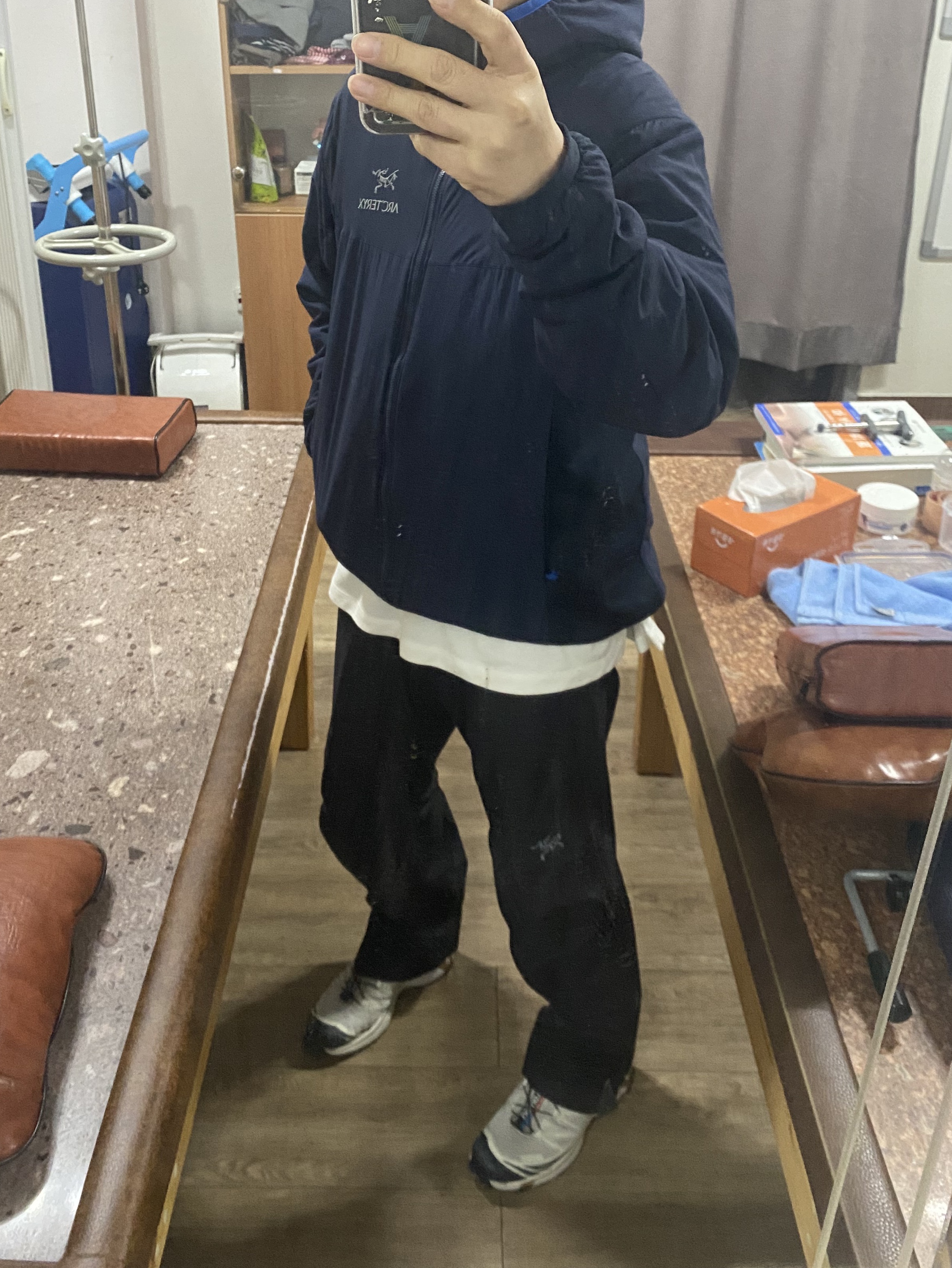Salomon XT-6 Lunar Rock Dark Sapphire 착용 스타일 - 2