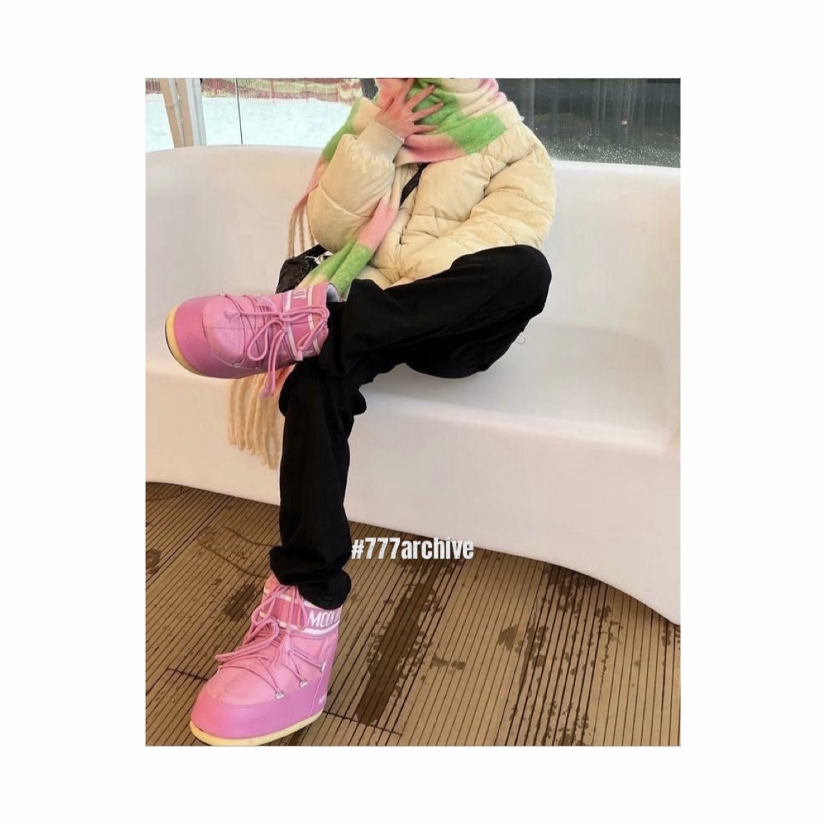(W) Moon Boot Icon Nylon Boots Black, (W) Moon Boot Icon Low Nylon Boots Cream 착용 스타일 - 9