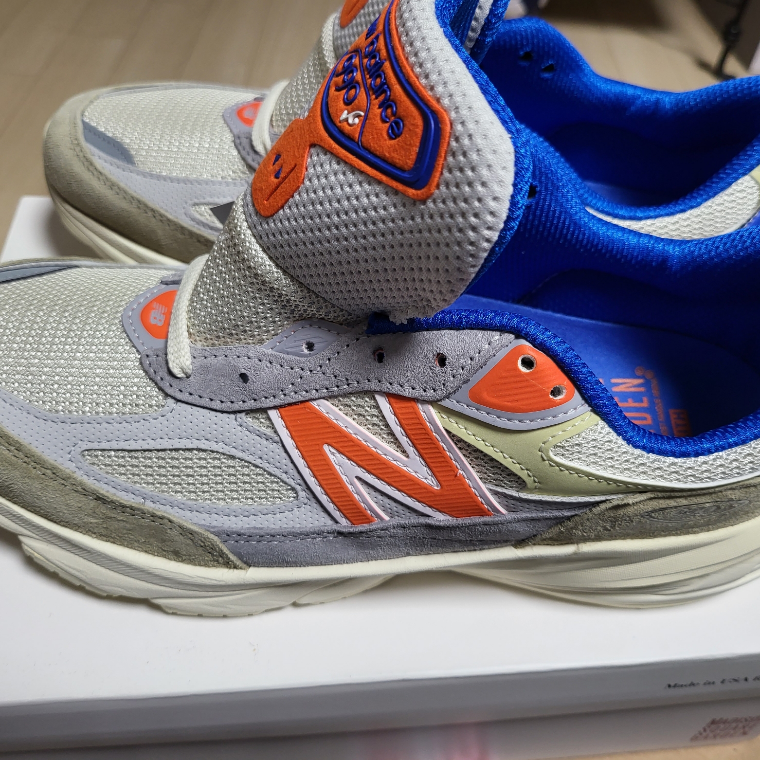 New Balance x Kith x Madison Square Garden 990v6 Made in USA Angora Royal Blue 착용 스타일 - 6