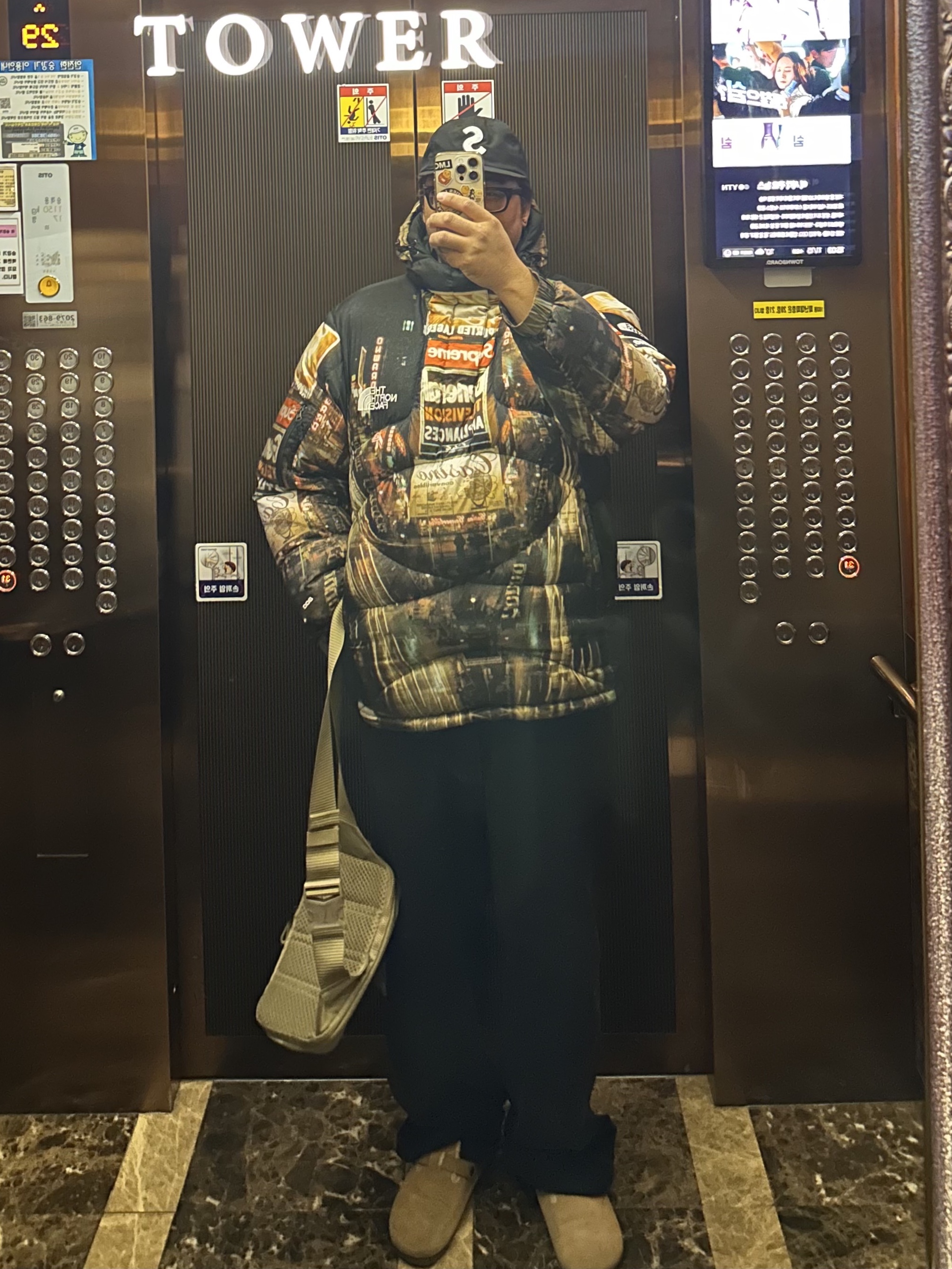 Supreme Cordura S Logo 6-Panel Black - 18FW, Supreme x The North Face 800-Fill Half Zip Hooded Pullover Times Square - 22FW 착용 스타일