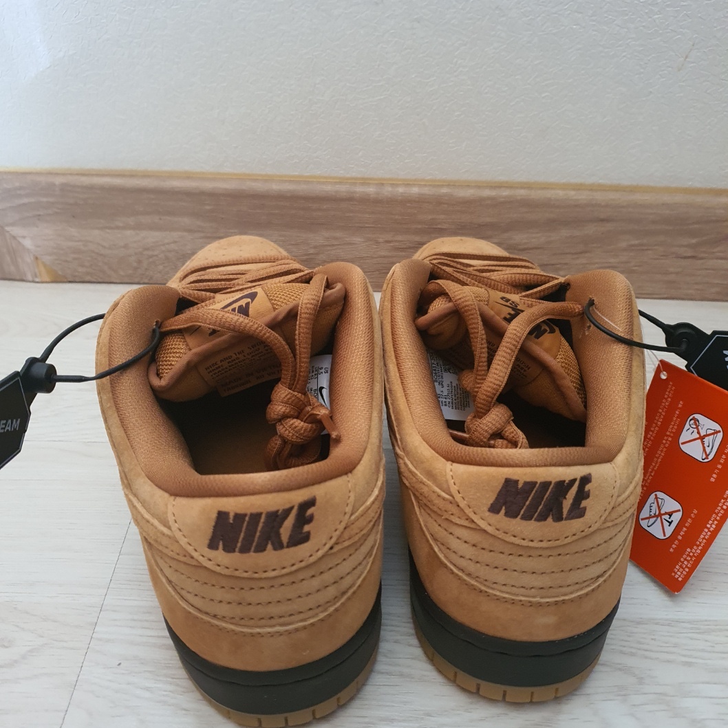 Nike SB Dunk Low Pro Wheat 2023 착용 스타일 - 2