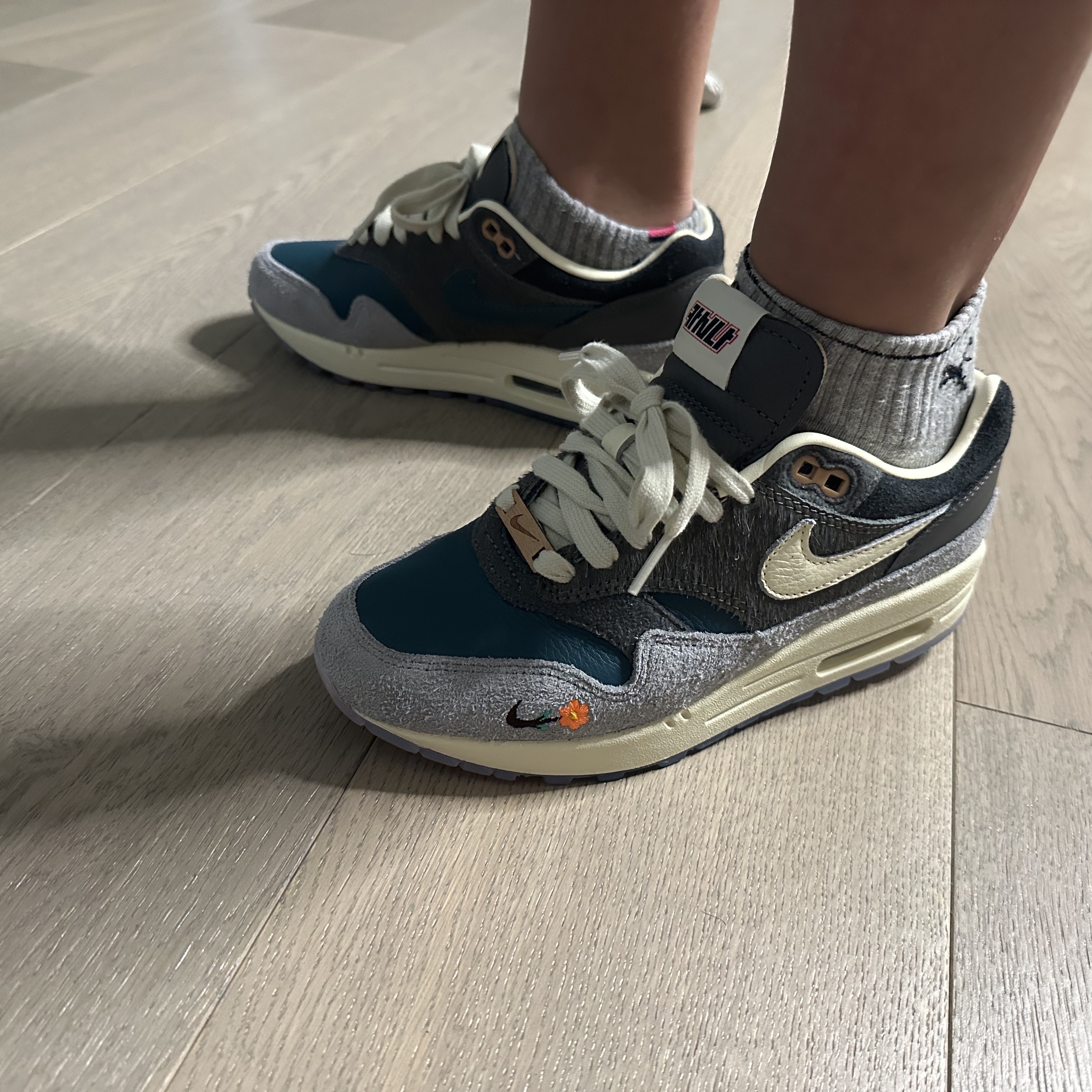 Nike x Kasina Air Max 1 SP Won-Ang Particle Grey 착용 스타일