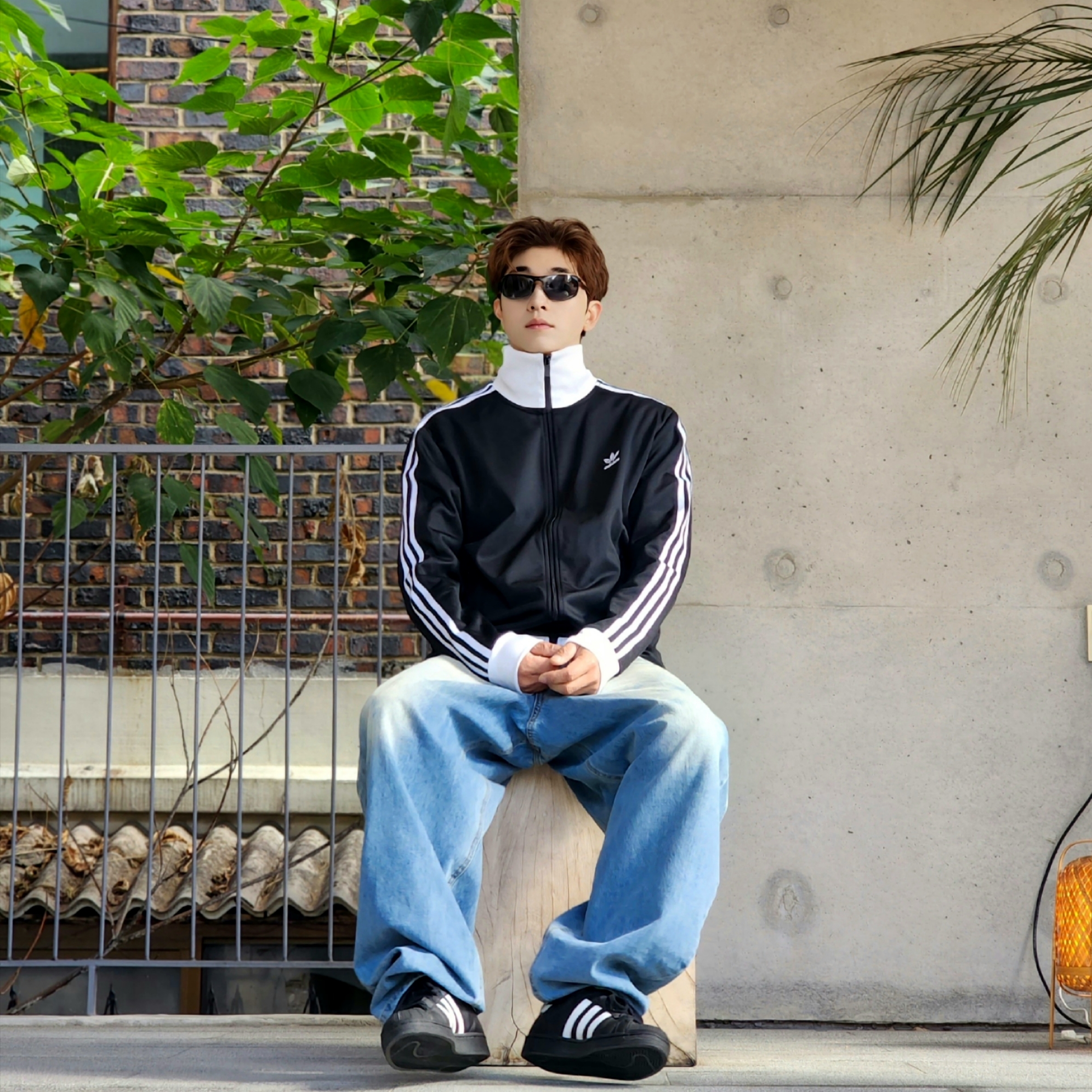 Adidas Superstar Core Black White, Adidas Adicolor Classics Beckenbauer Track Jacket Black - KR Sizing 착용 스타일 - 2