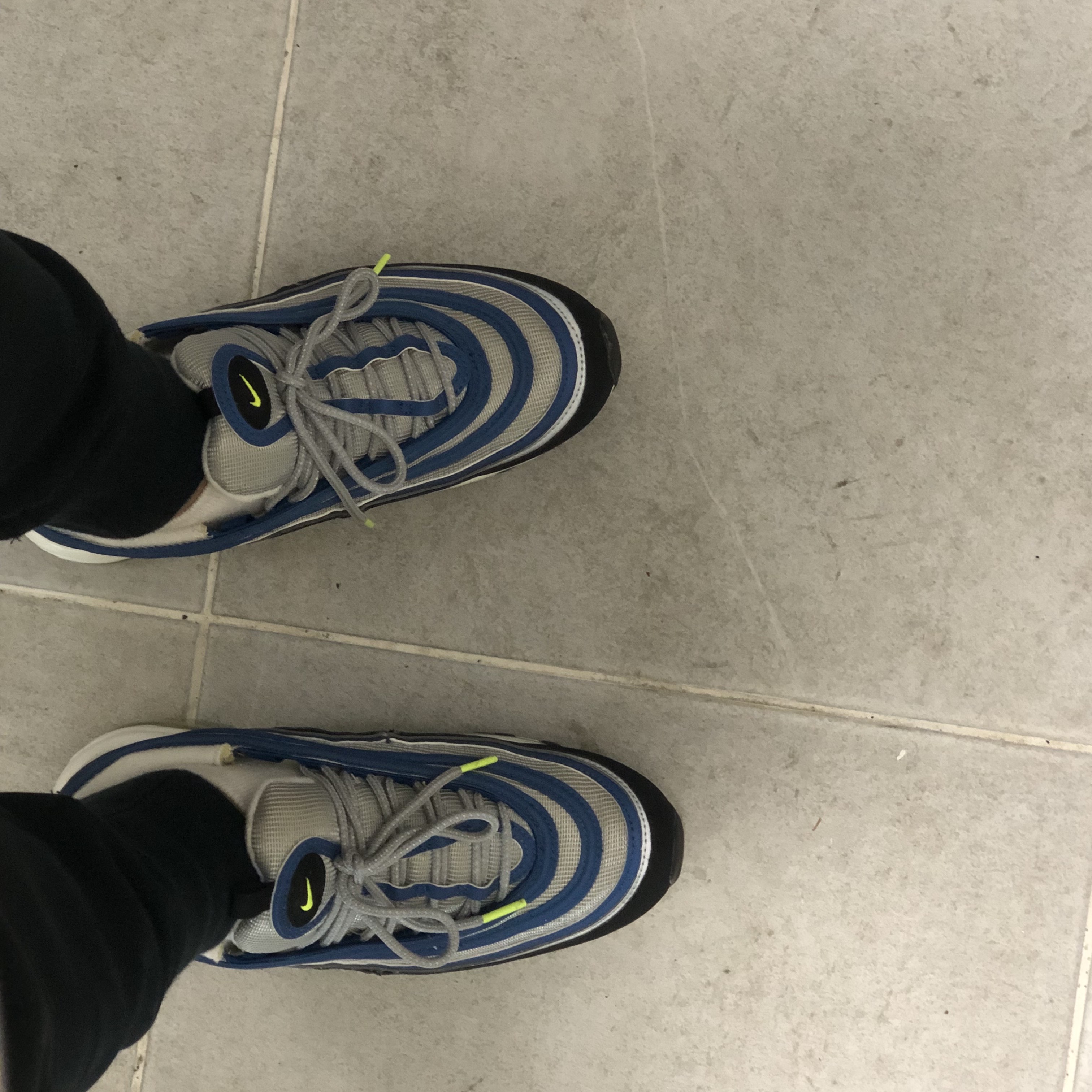Nike Air Max 97 OG Atlantic Blue and Voltage Yellow 착용 스타일