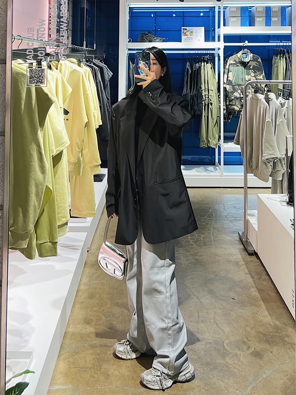 Balenciaga 3XL Sneakers Light Beige, (W) Balenciaga 3XL Sneakers Light Beige 착용 스타일 - 2
