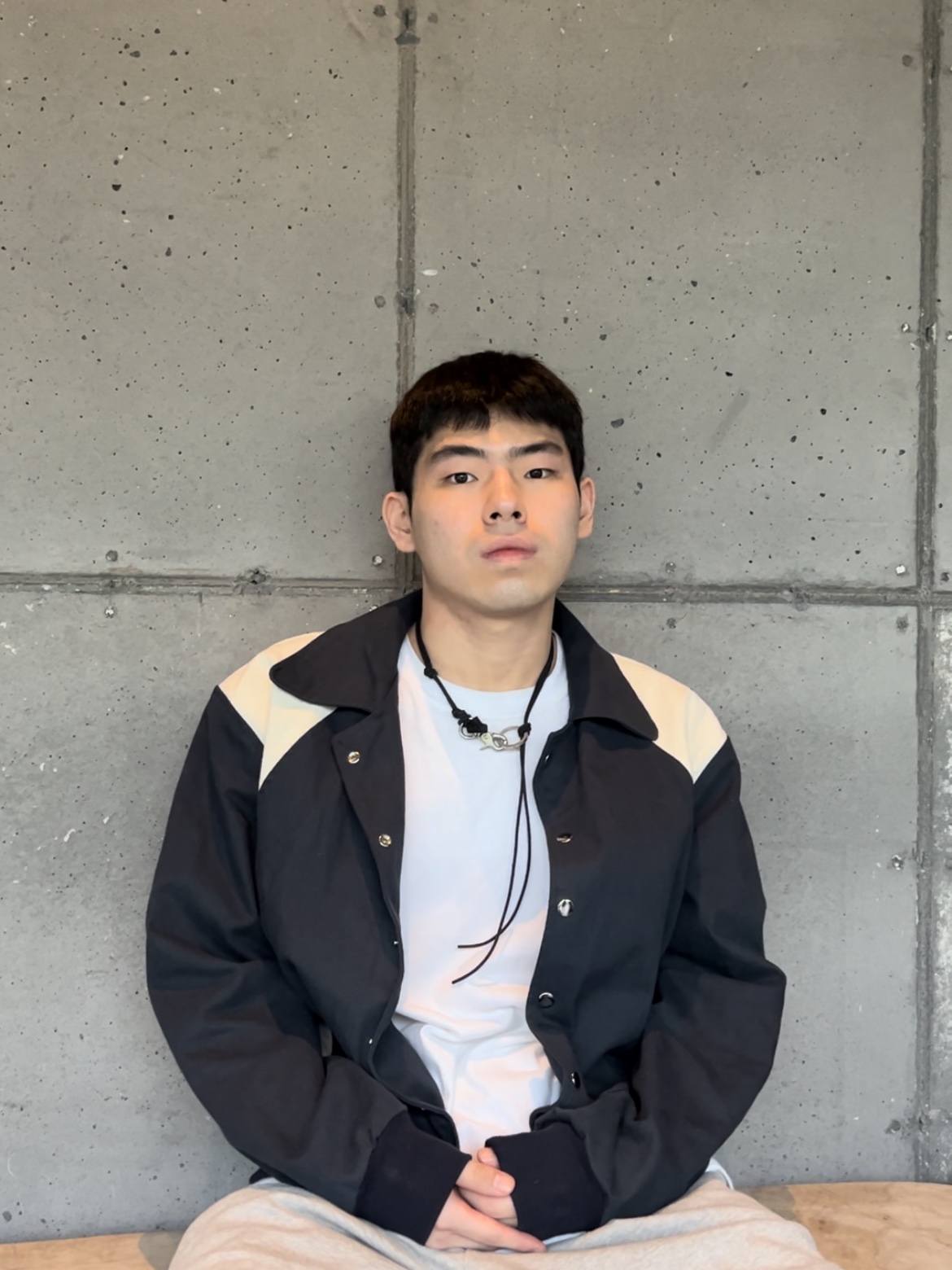 Supreme 2-Tone Corduroy Camp Cap Black - 23SS, Our Legacy Ladon Leather Keychain Black 착용 스타일 - 3