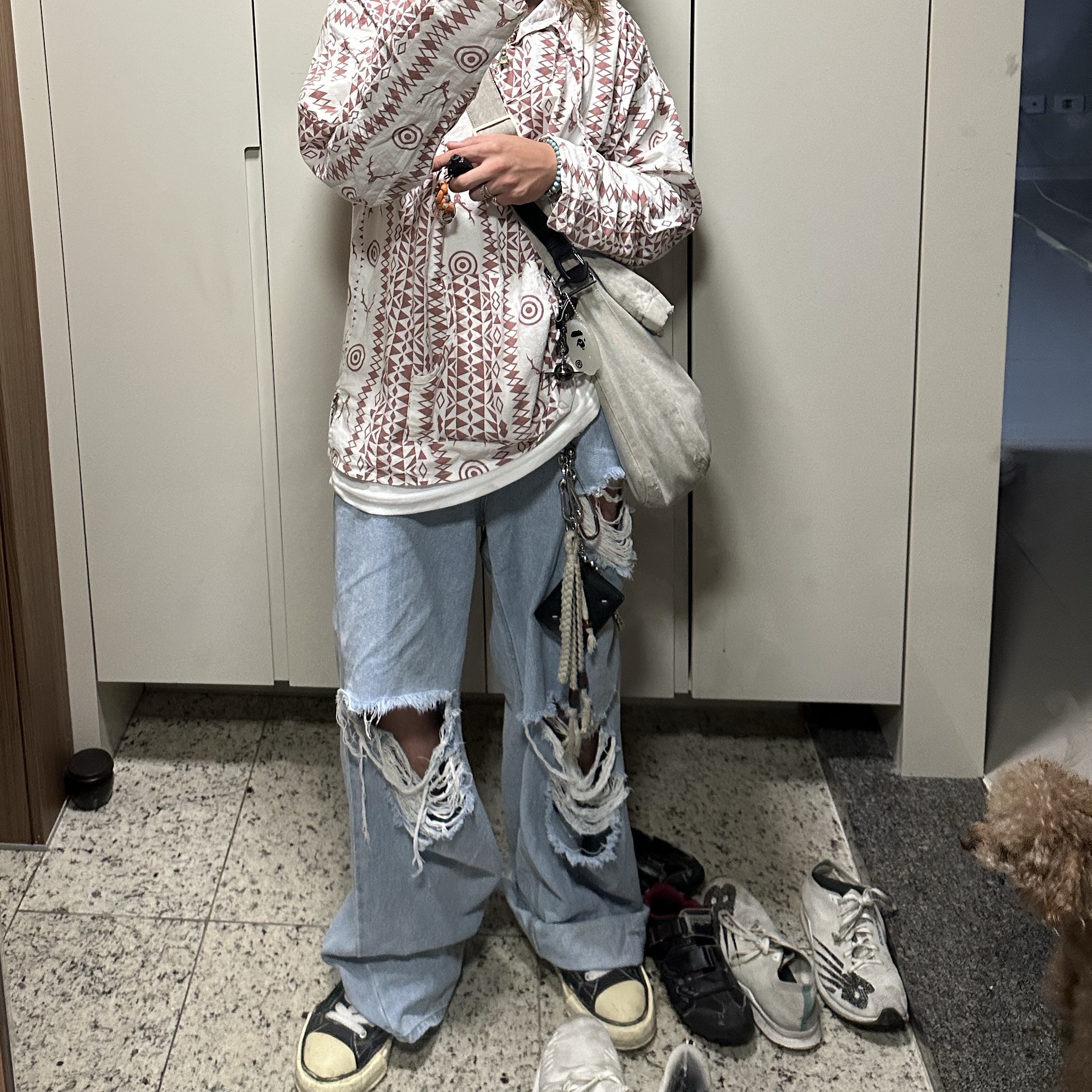 South2 West8 Mexican Parka Flannel PT White Red, Our Legacy Sling Bag Washed Black Denim 착용 스타일