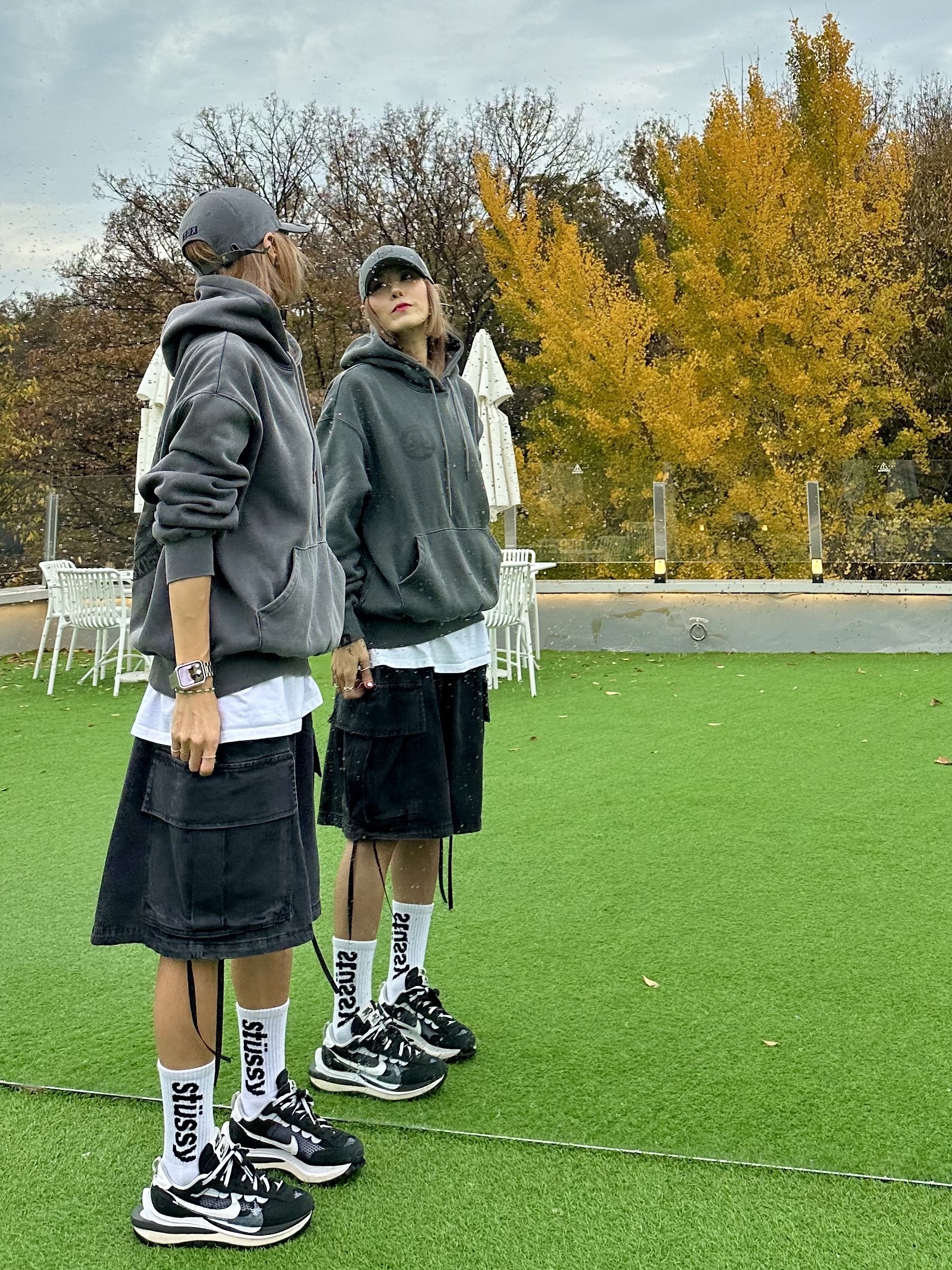 Nike x Sacai VaporWaffle Black White, Stussy Helvetica Crew Socks White Black 착용 스타일 - 1