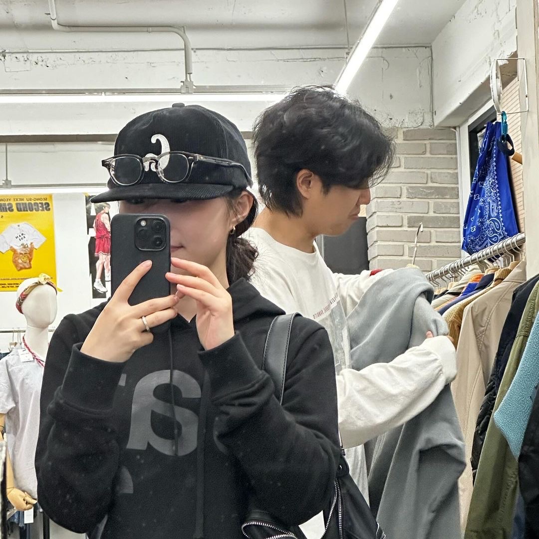[KREAM 단독] Safarispot Women 1/2 Basic Safari Hoodie Black, [KREAM 단독] Safarispot Basic Safari Hoodie Black 착용 스타일