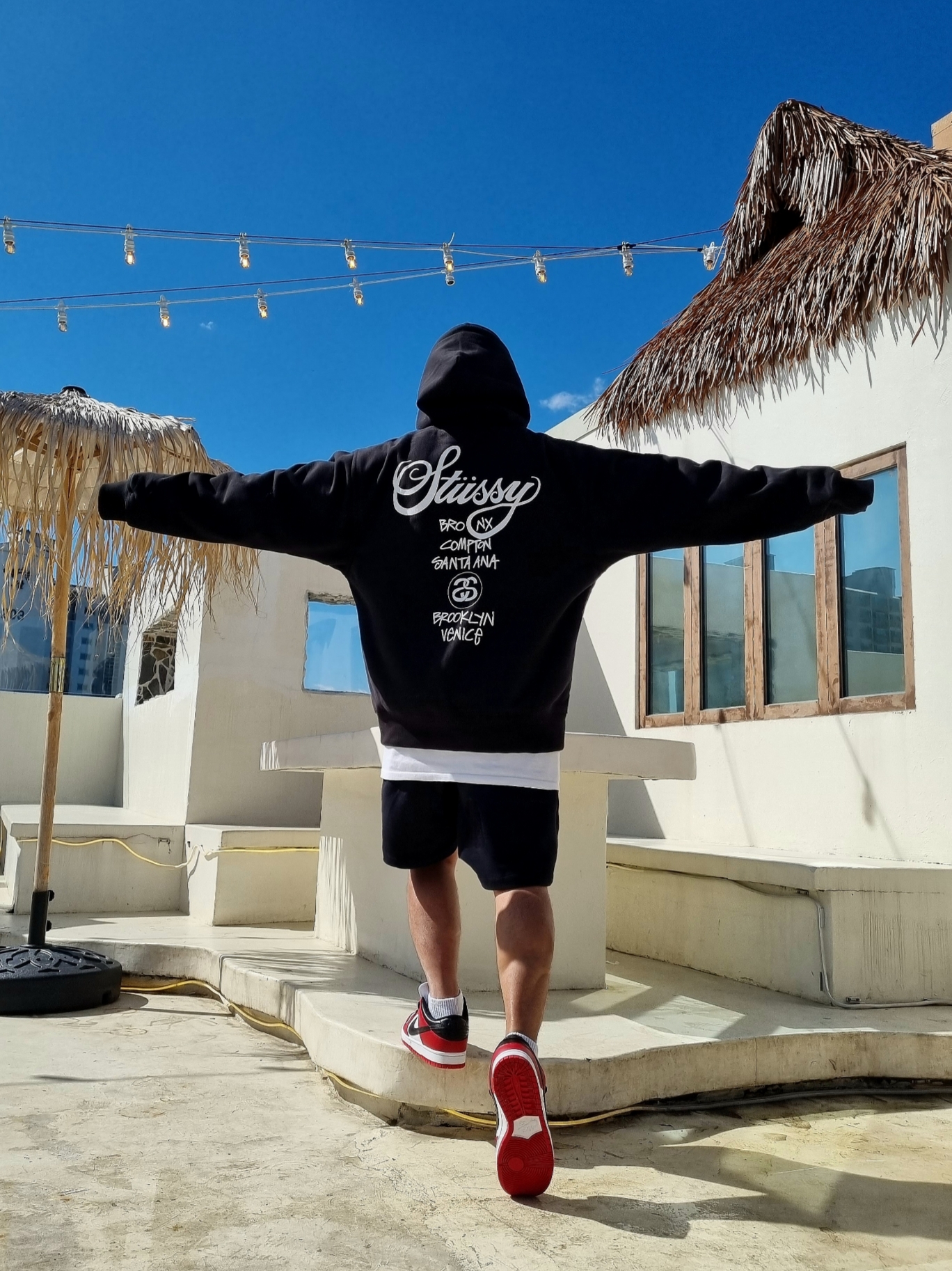 Stussy World Tour Hoodie Black 2023, Nike SB Dunk Low Pro Chicago 착용 스타일