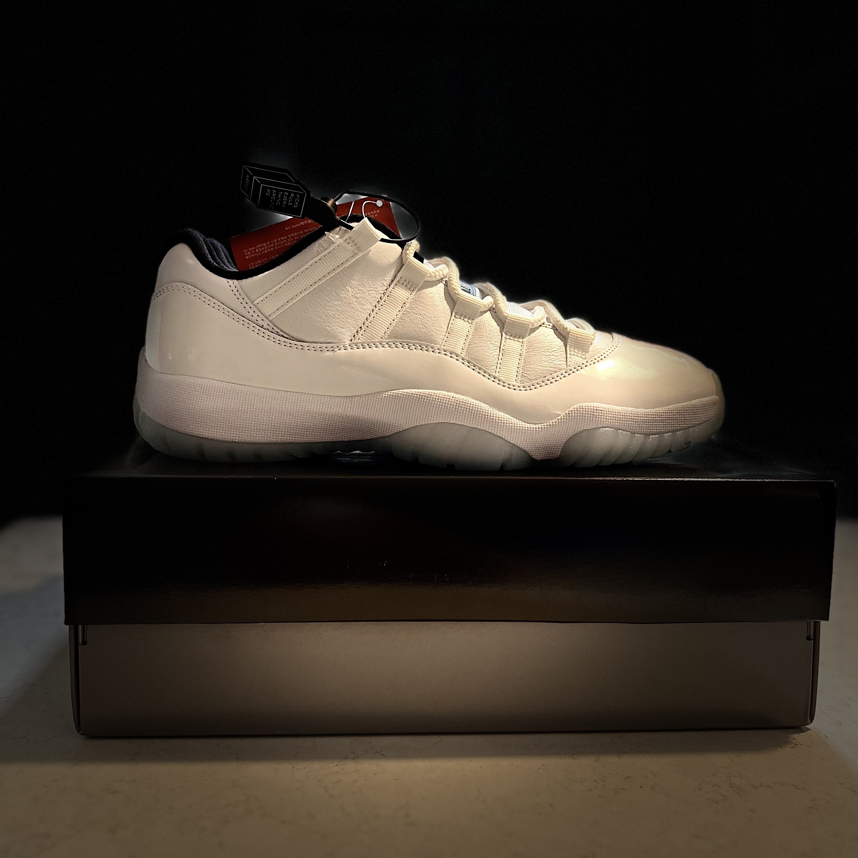 Jordan 11 Retro Low Legend Blue 착용 스타일 - 4