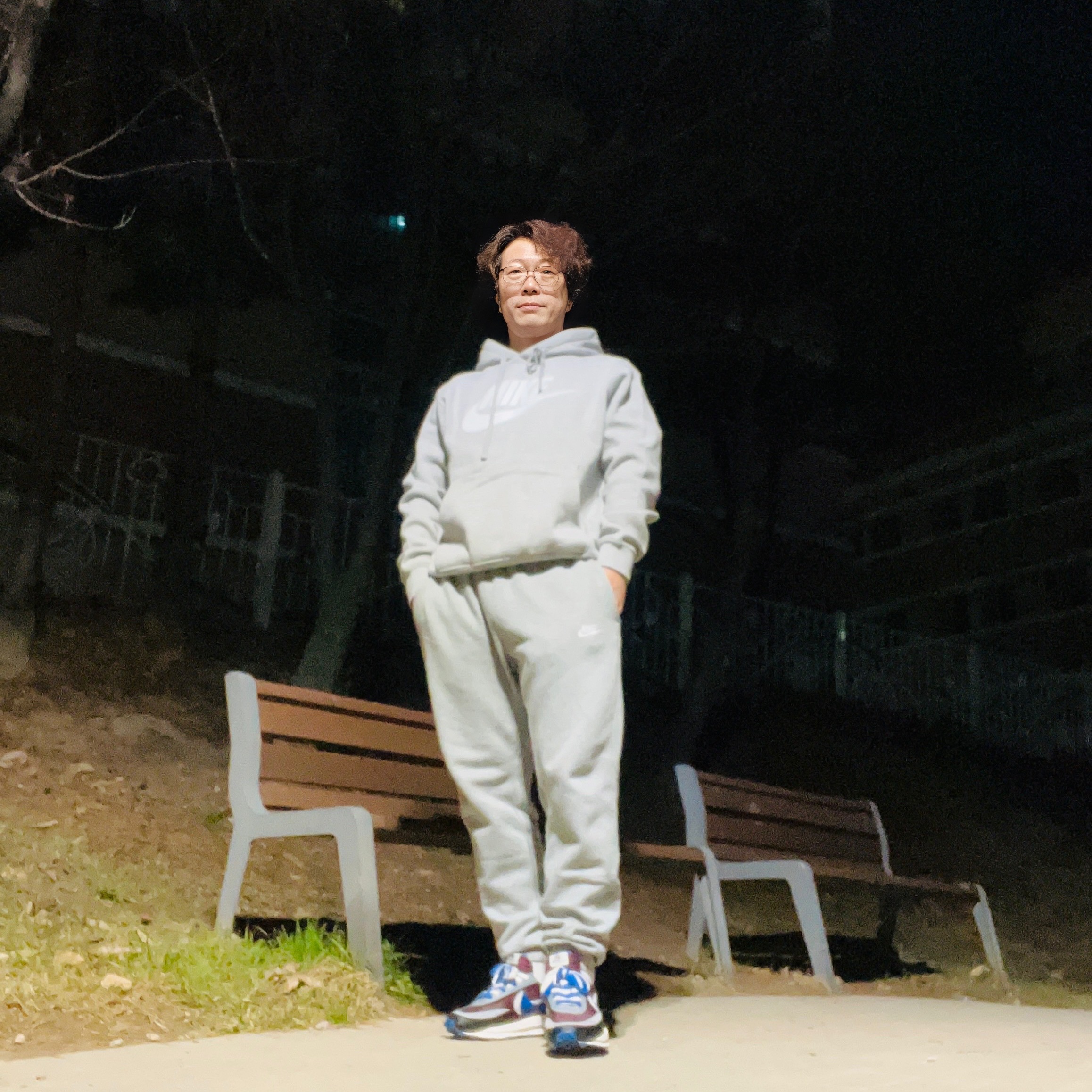 Nike x Sacai x Undercover LDWaffle Night Maroon Team Royal 착용 스타일