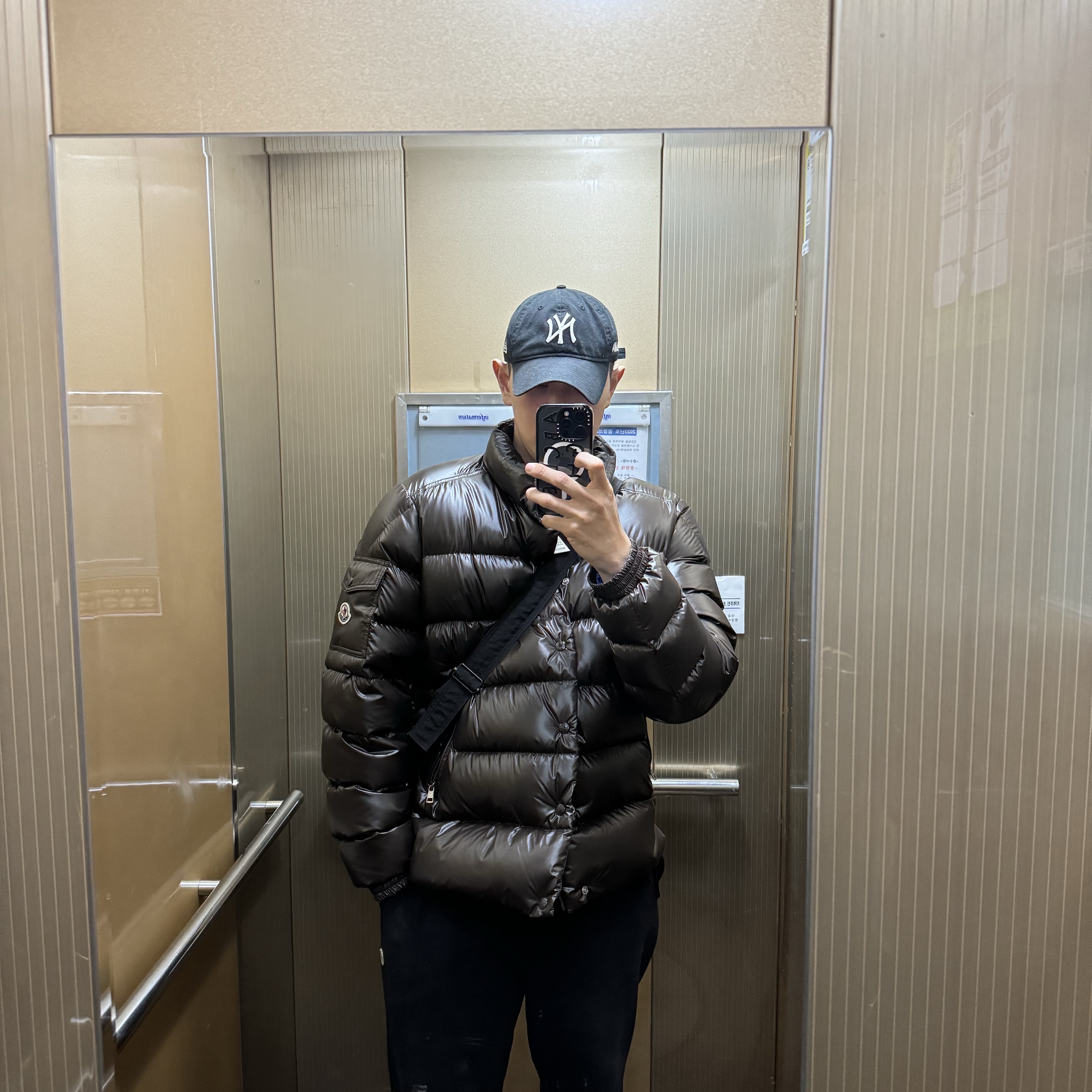 Moncler Lule Short Down Jacket Brown - 23FW 착용 스타일