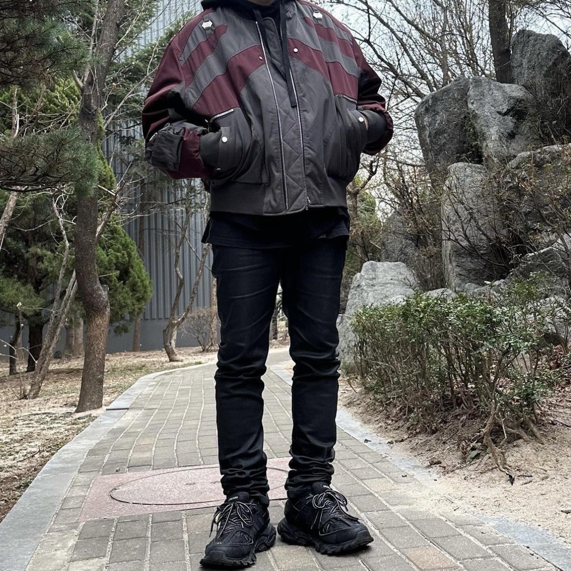 Undermycar x Ohhyunseog Boltume.2 Hardware Combo Flight Jacket Cordovan - 22SS, Balenciaga Track Sneakers Triple Black 착용 스타일 - 1