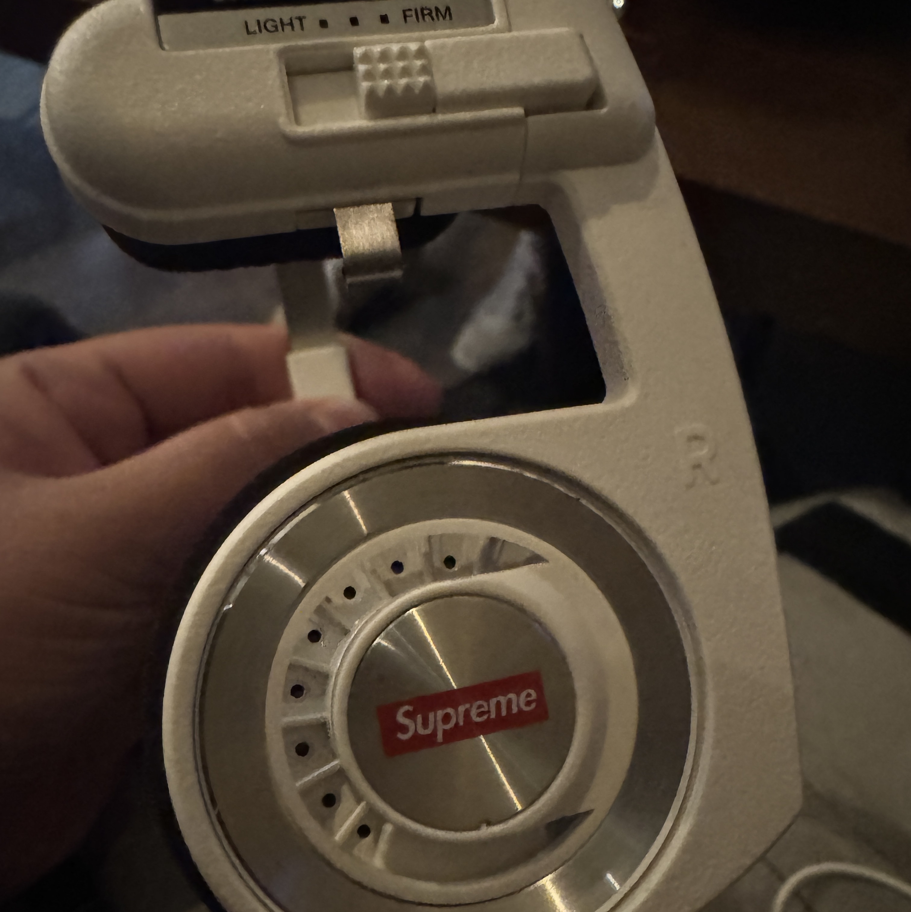 Supreme x Koss Portapro Headphones White - 23FW 착용 스타일 - 2
