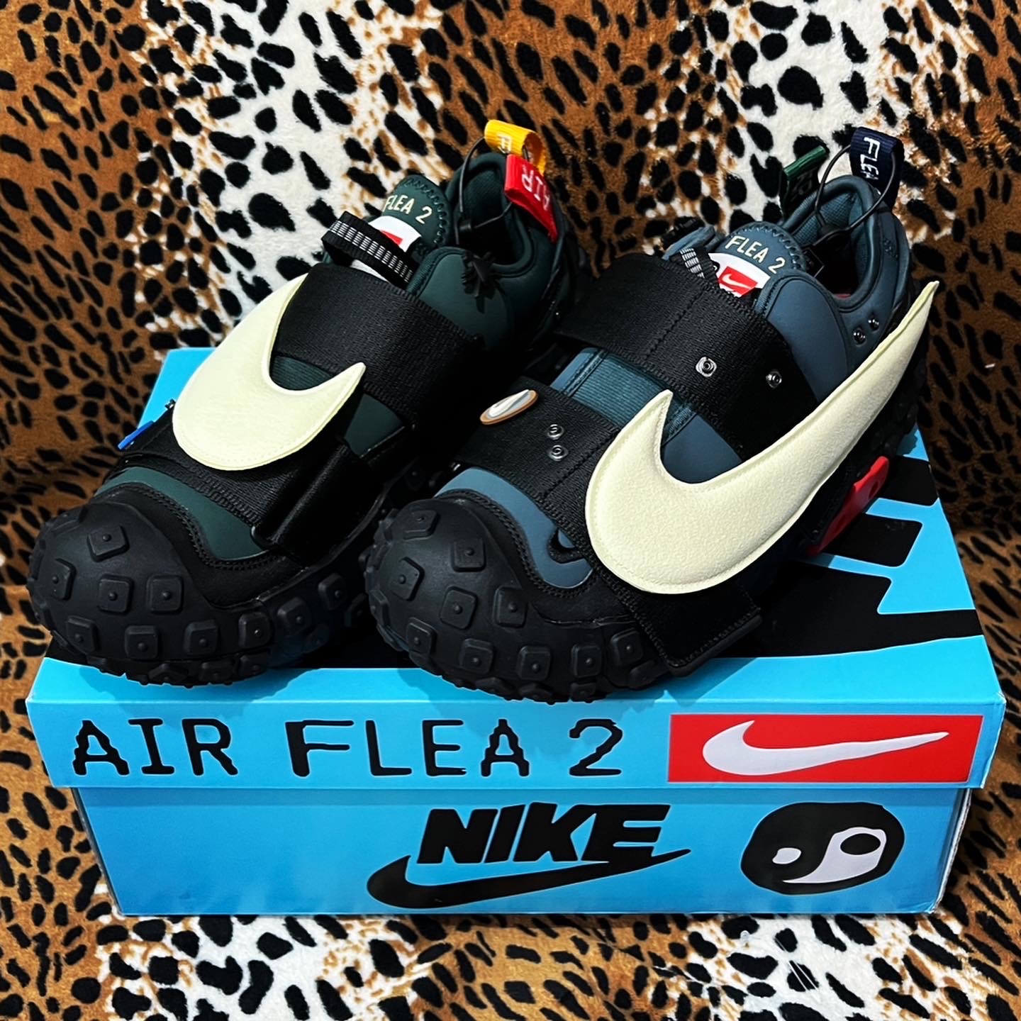 Nike x Cactus Plant Flea Market Air Flea 2 Faded Spruce, (W) Nike x Cactus Plant Flea Market Air VaporMax 2019 착용 스타일 - 1