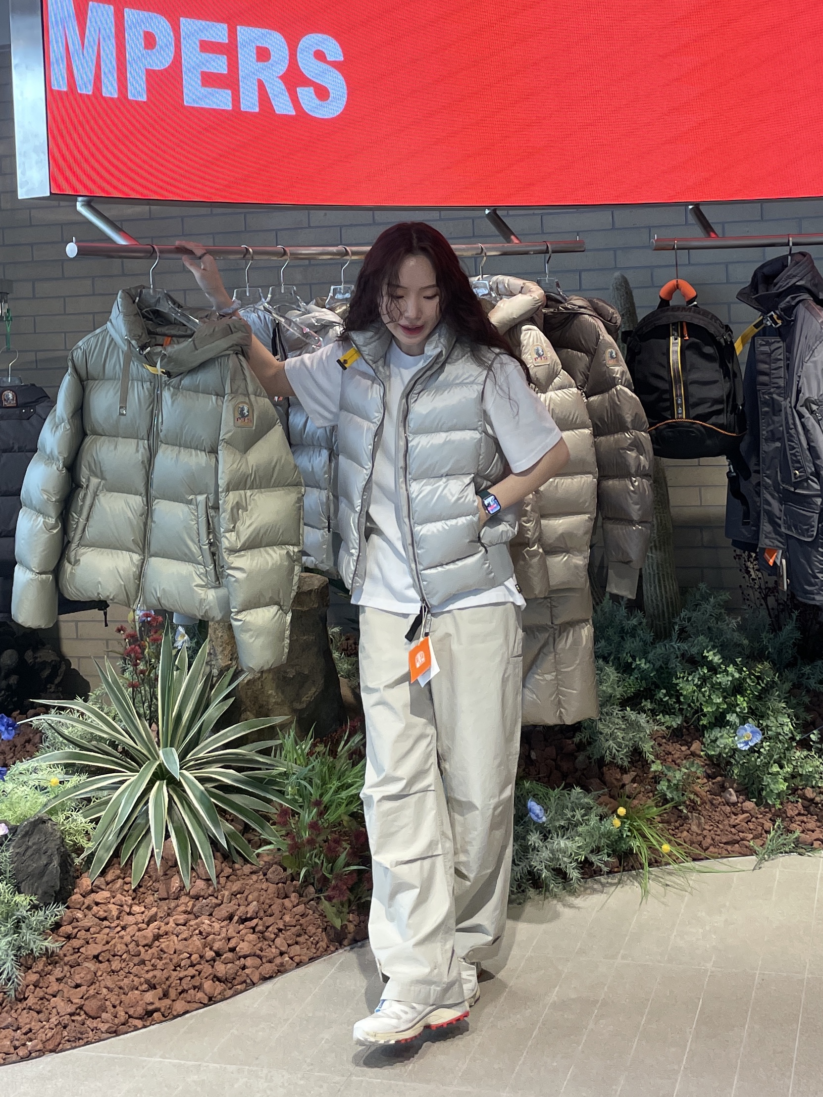 Salomon XT-4 Vanilla Ice, Parajumpers Jeordie Puffer Vest Mist White - 22FW 착용 스타일
