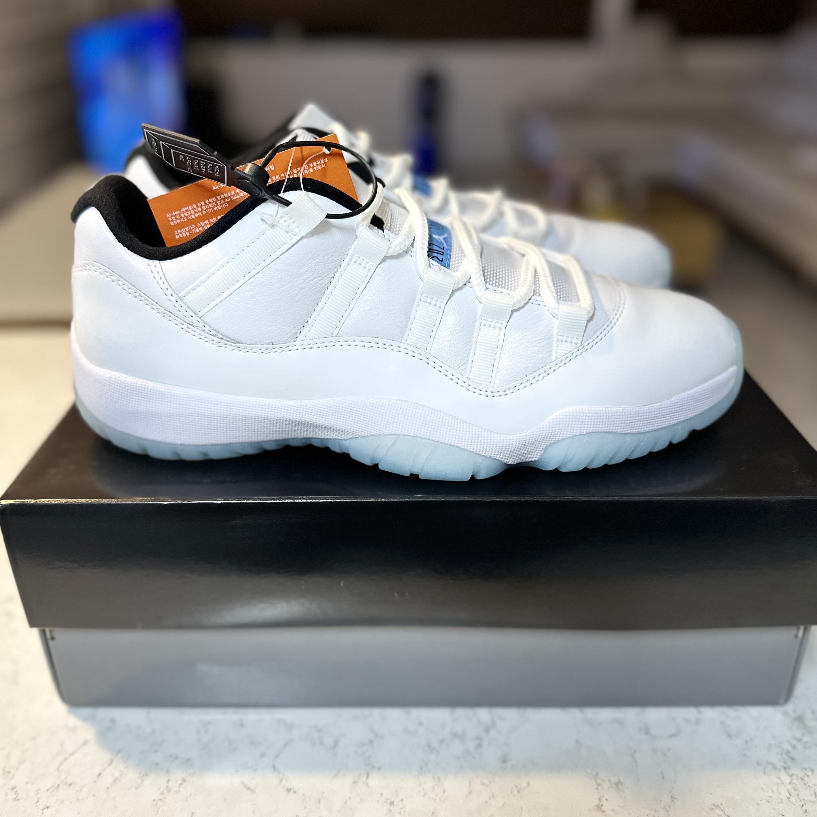 Jordan 11 Retro Low Legend Blue 착용 스타일 - 1