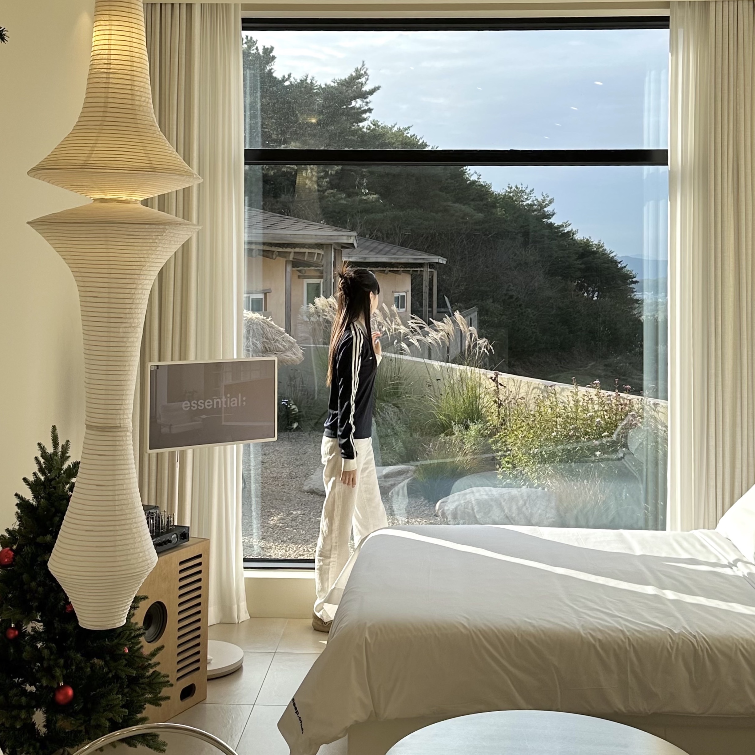 (W) Adidas x Sporty & Rich Long Sleeve Football Jersey Legend Ink - US Sizing, Crocs Classic Fur Sure Clog Chai 착용 스타일 - 5