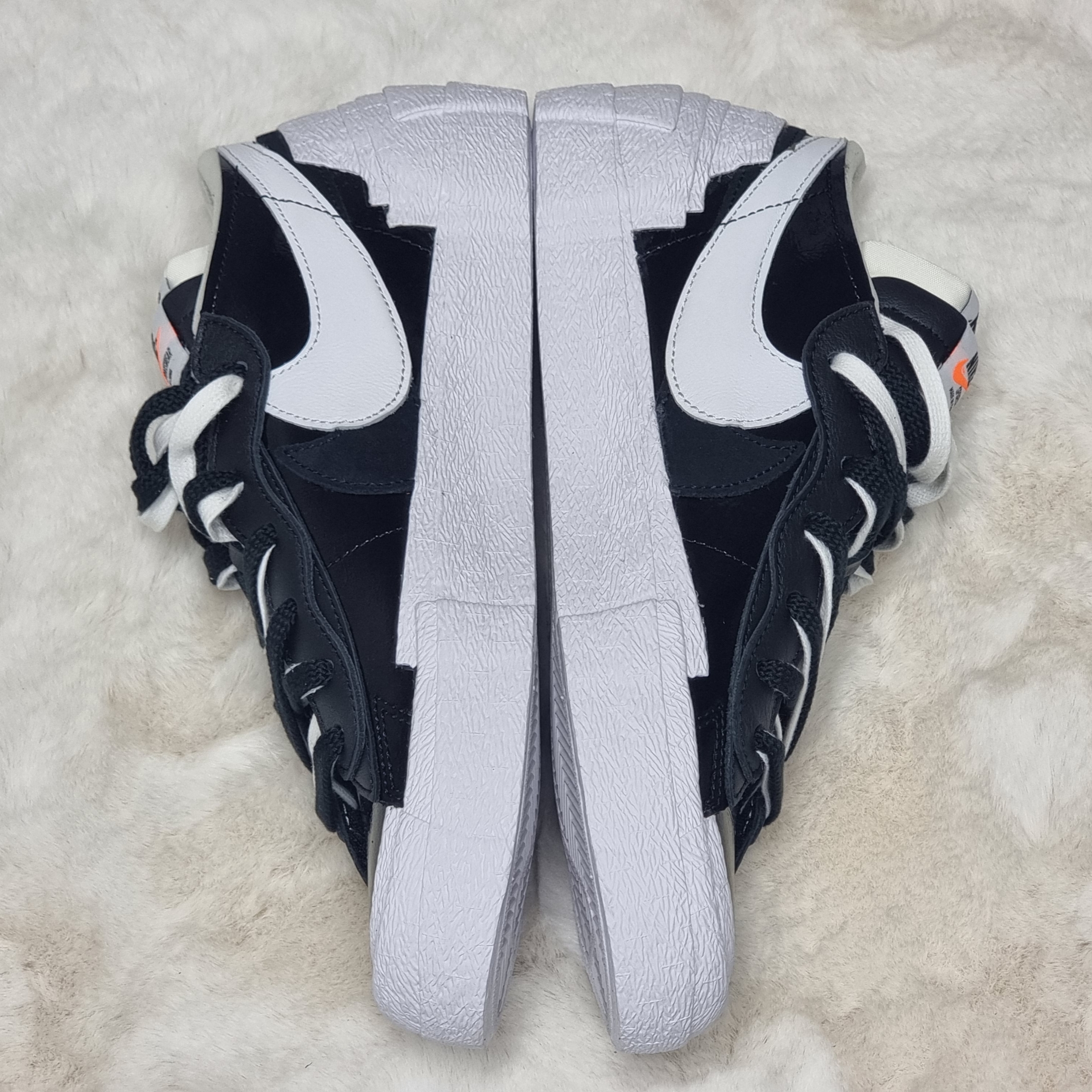 Nike x Sacai Blazer Low Black Patent Leather 착용 스타일 - 3