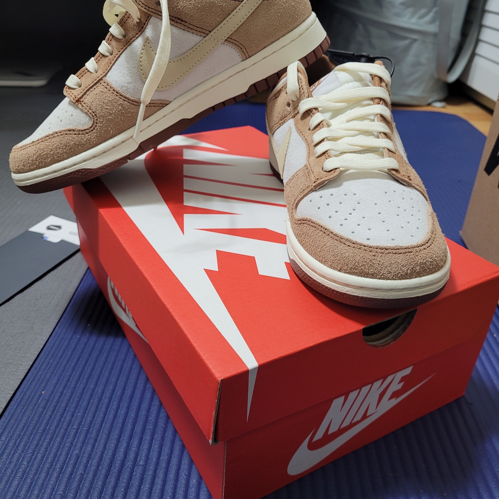 Nike Dunk Low Pro Premium Medium Curry 착용 스타일 - 2