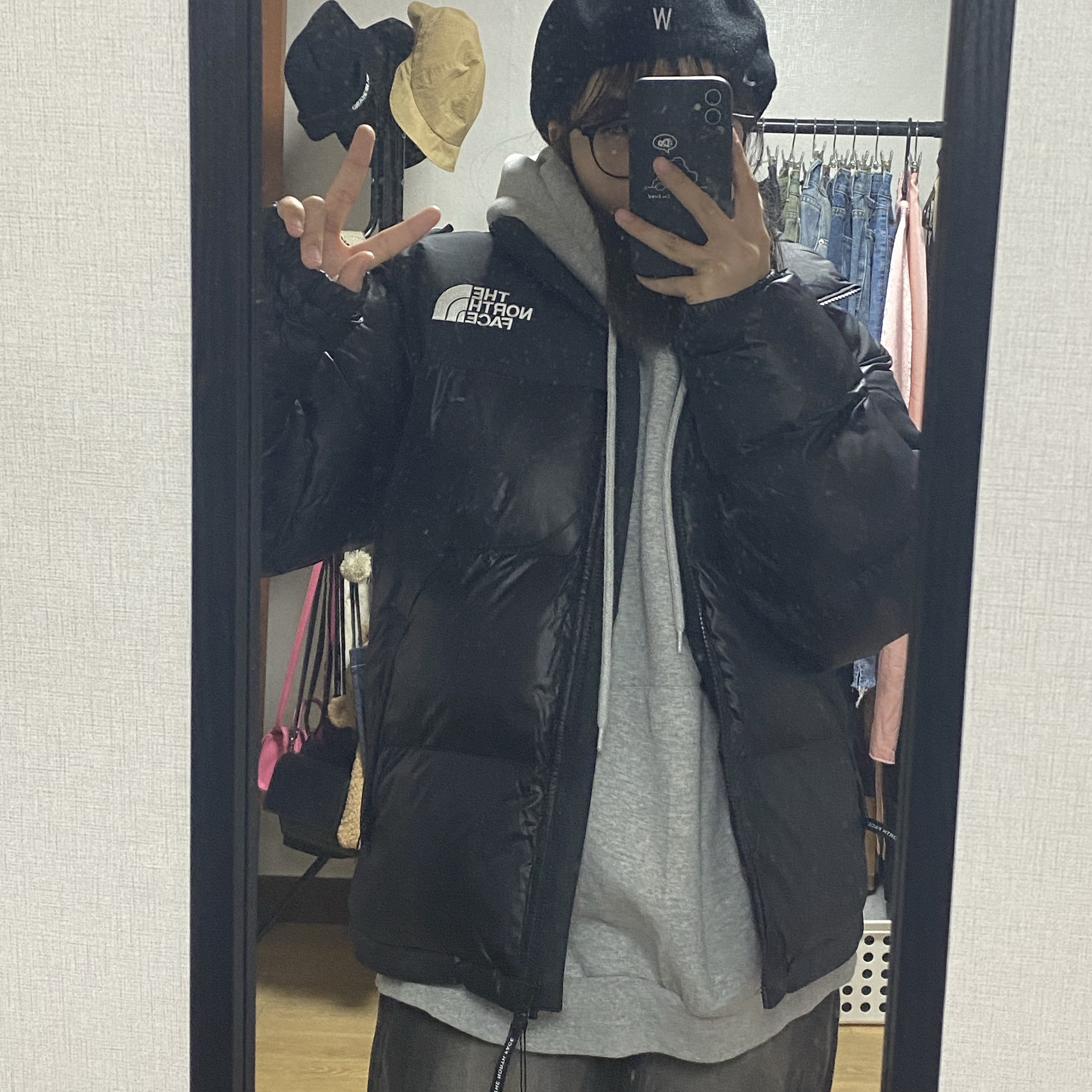 The North Face On Ball Jacket Black 착용 스타일 - 3