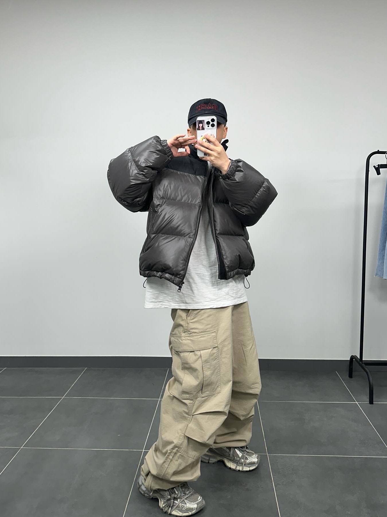Balenciaga 3XL Sneakers Light Beige 착용 스타일 - 1