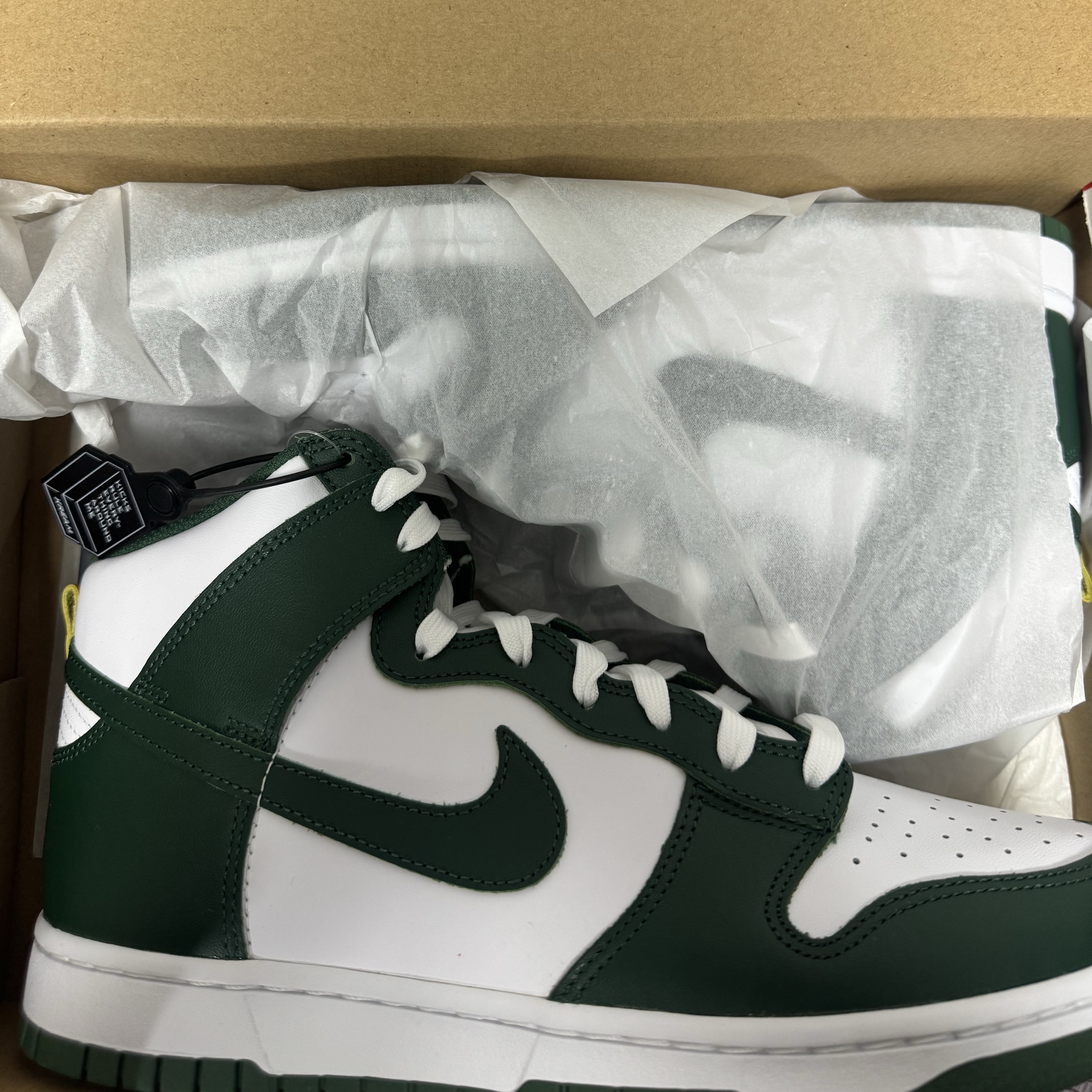 Nike Dunk High Retro Noble Green 착용 스타일