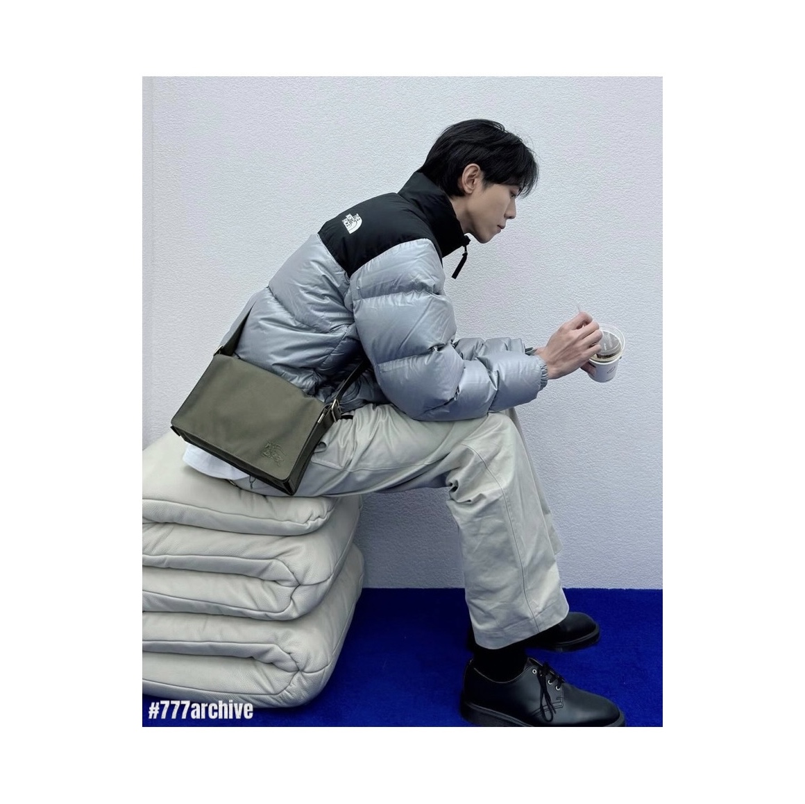 The North Face White Label Novelty Nuptse Down Jacket Heather Gray 착용 스타일 - 2