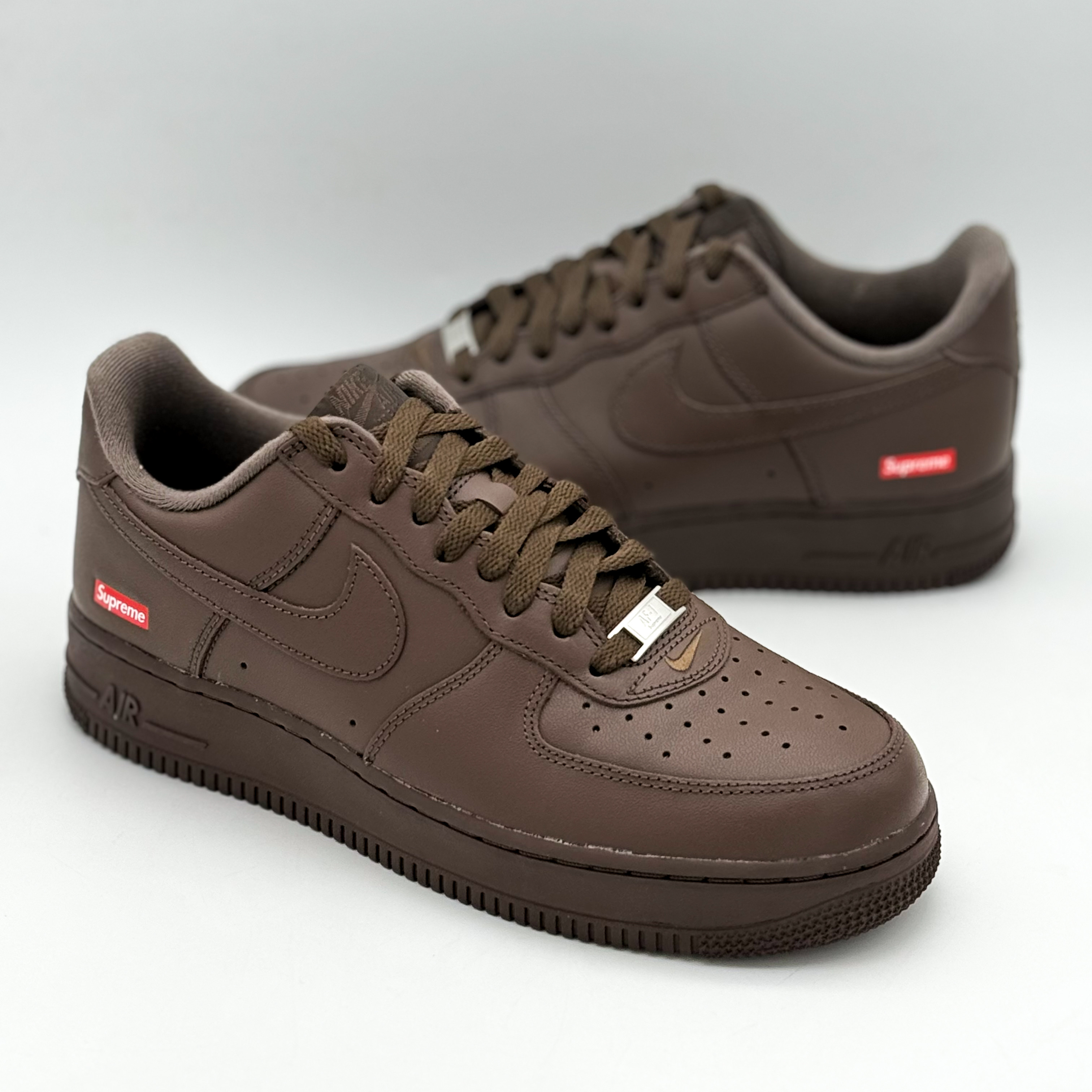 Nike x Supreme Air Force 1 Low Baroque Brown 착용 스타일 - 3