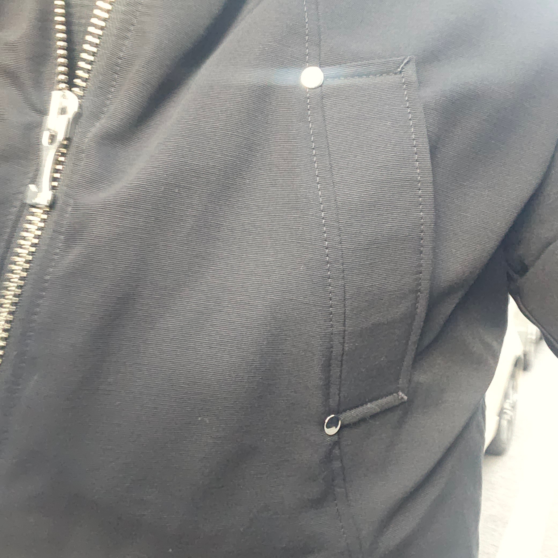Moose Knuckles Ballistic Bomber Black Fox Fur Black 착용 스타일