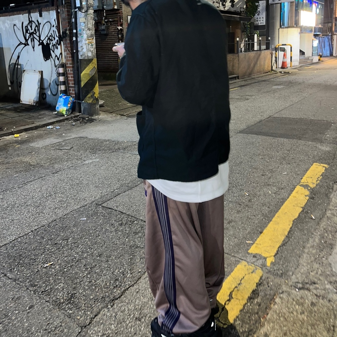 Needles H.D. Track Pants Poly Smooth Taupe 착용 스타일