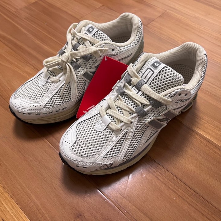 New Balance 1906R White Gray 착용 스타일