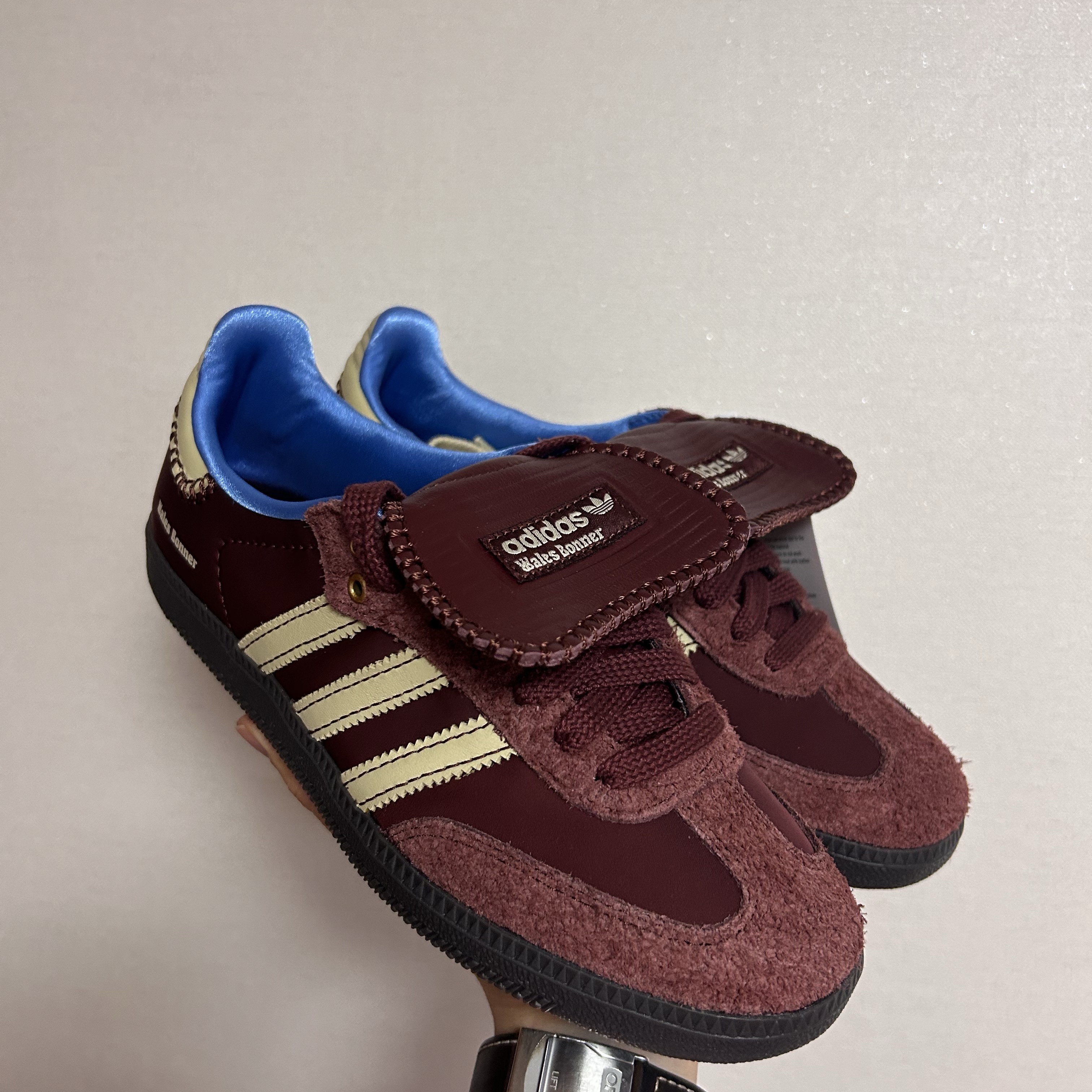 Adidas x Wales Bonner Nylon Samba Fox Brown Sandy Beige 착용 스타일 - 4
