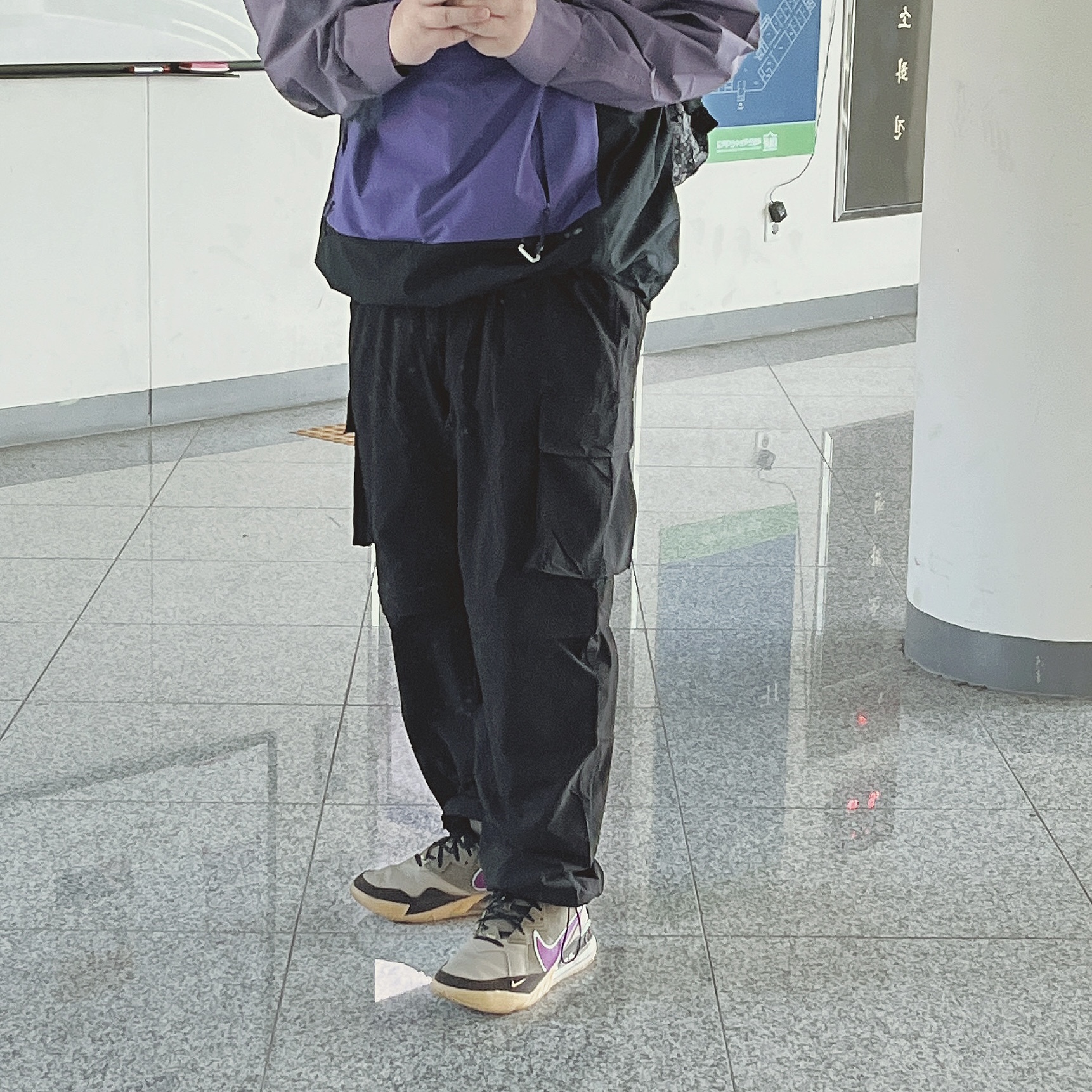 Nike x Atmos LeBron 18 Low Viotech, Nike ACG Storm-Fit ADV Cascade Rain Jacket Dark Iris - US/EU 착용 스타일 - 1