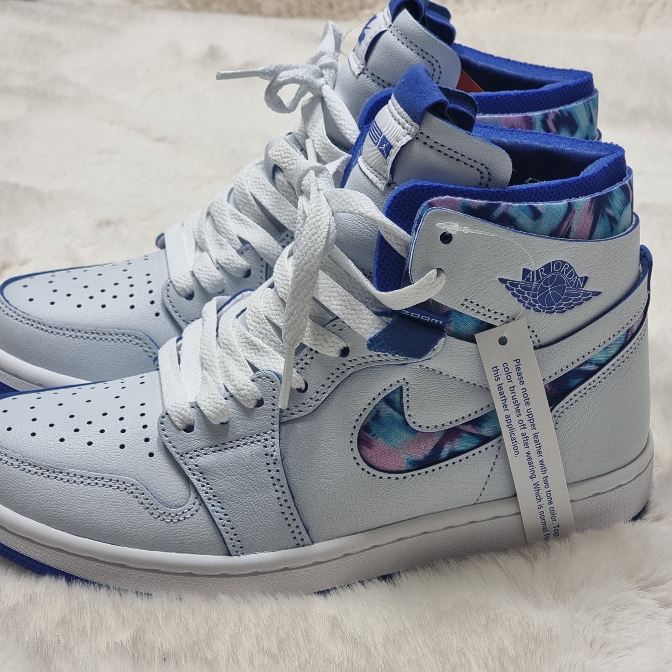 (W) Jordan 1 Zoom Air CMFT White Hyper Royal 착용 스타일 - 2