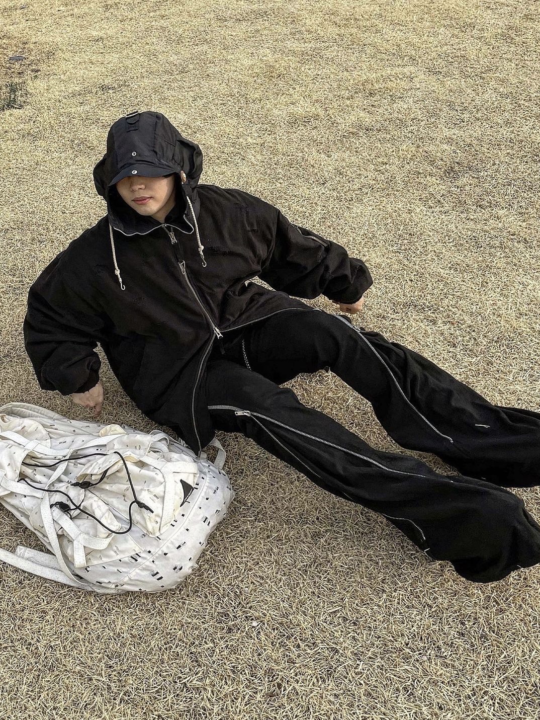 Undermycar Dtrange Dead Starange Destroyed Bomber Obsidian - 23SS, Undermycar Leachianus Multiple Tangles Double Logo Chain Down Blue - 23SS 착용 스타일 - 4