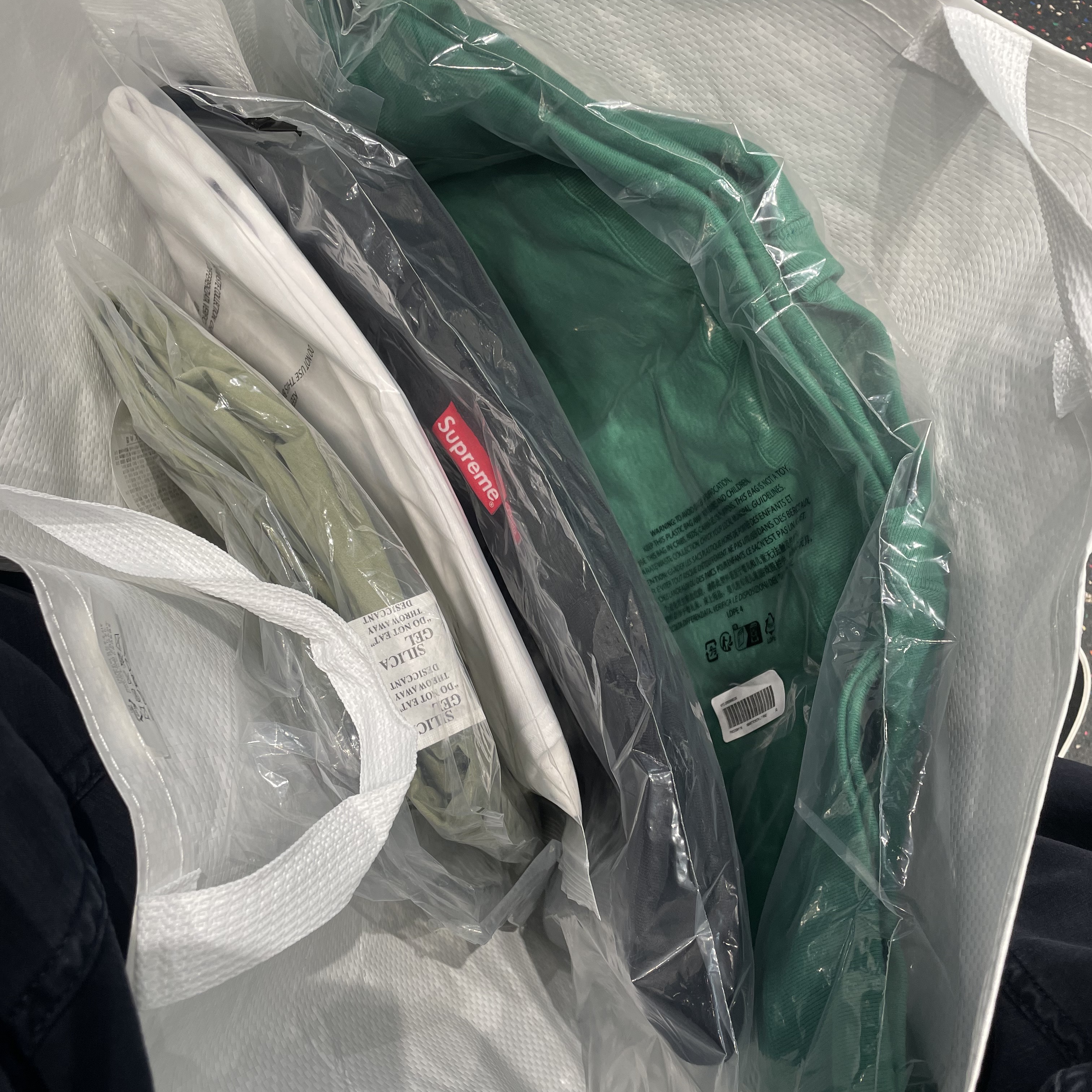 Supreme NYC Crewneck Light Pine - 23FW, Supreme Work Pants Navy Plaid - 23SS 착용 스타일 - 2