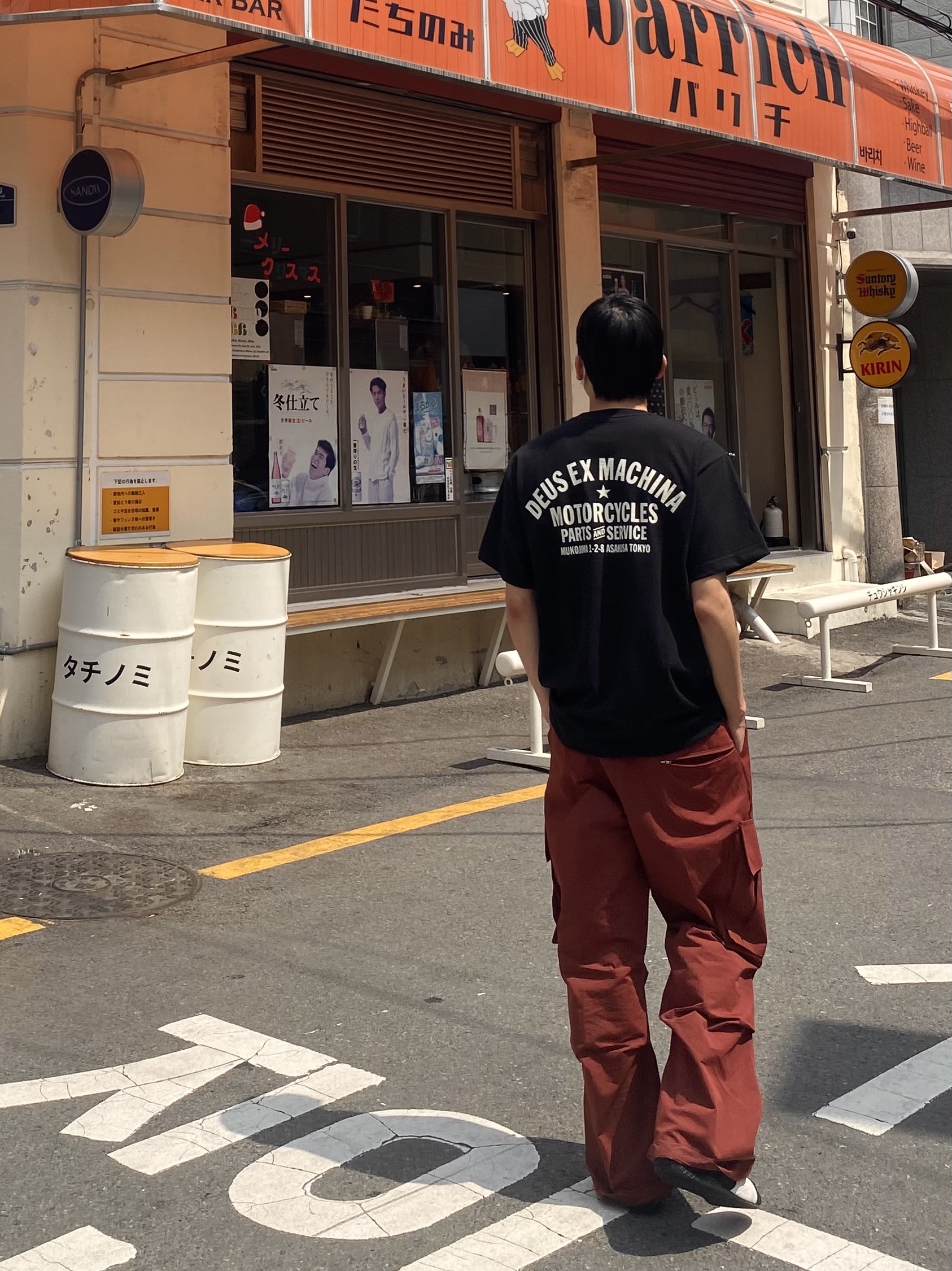 Deus Ex Machina Tokyo Asakusa Address T-Shirt Black 착용 스타일