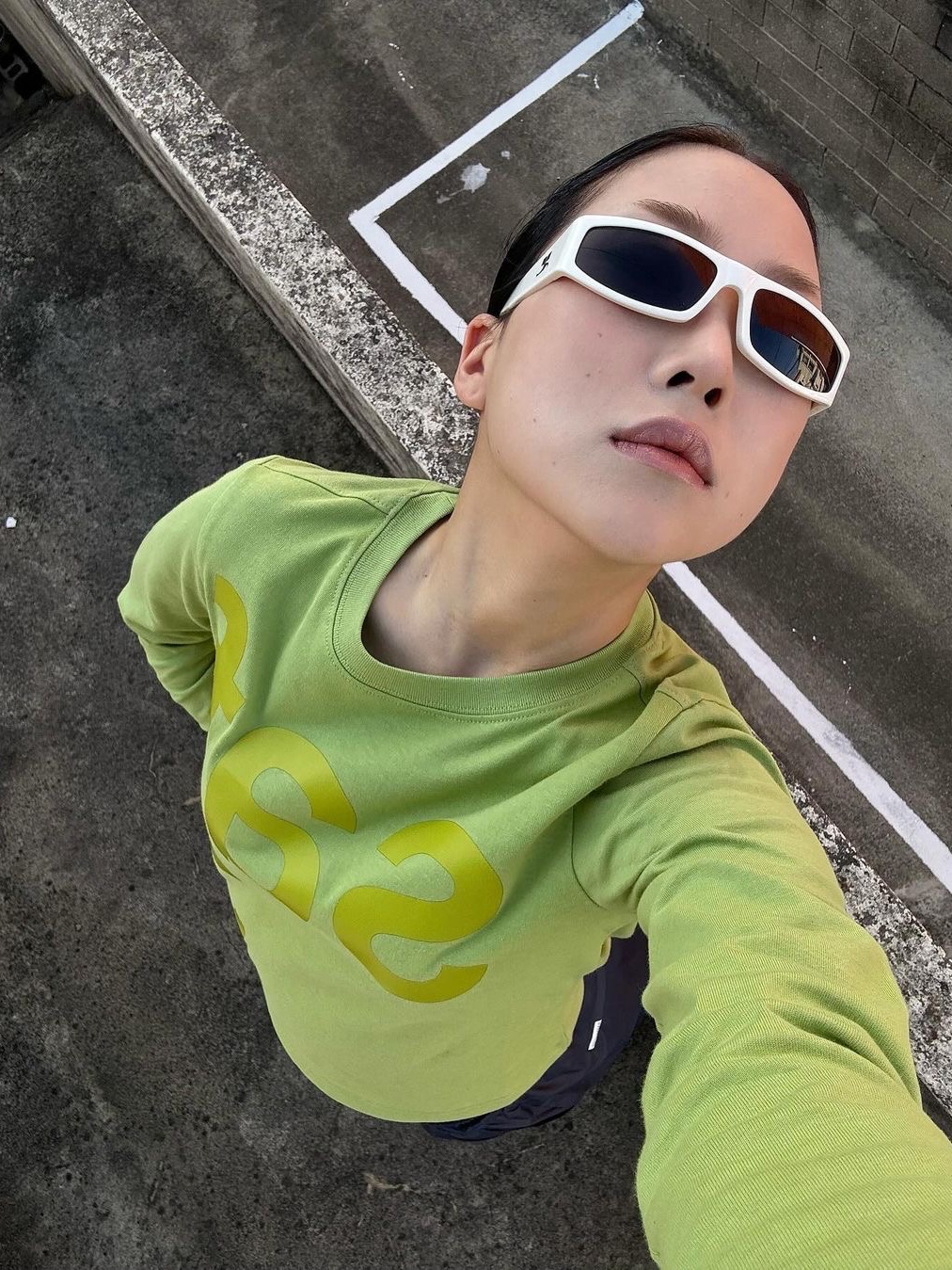[KREAM 단독] Safarispot Women 1/2 Basic Safari LS T-Shirt Green, [KREAM 단독] Safarispot Basic Safari LS T-Shirt Green 착용 스타일