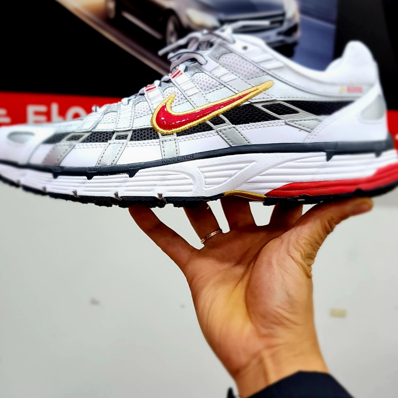 (W) Nike P-6000 Metallic Silver Red 착용 스타일