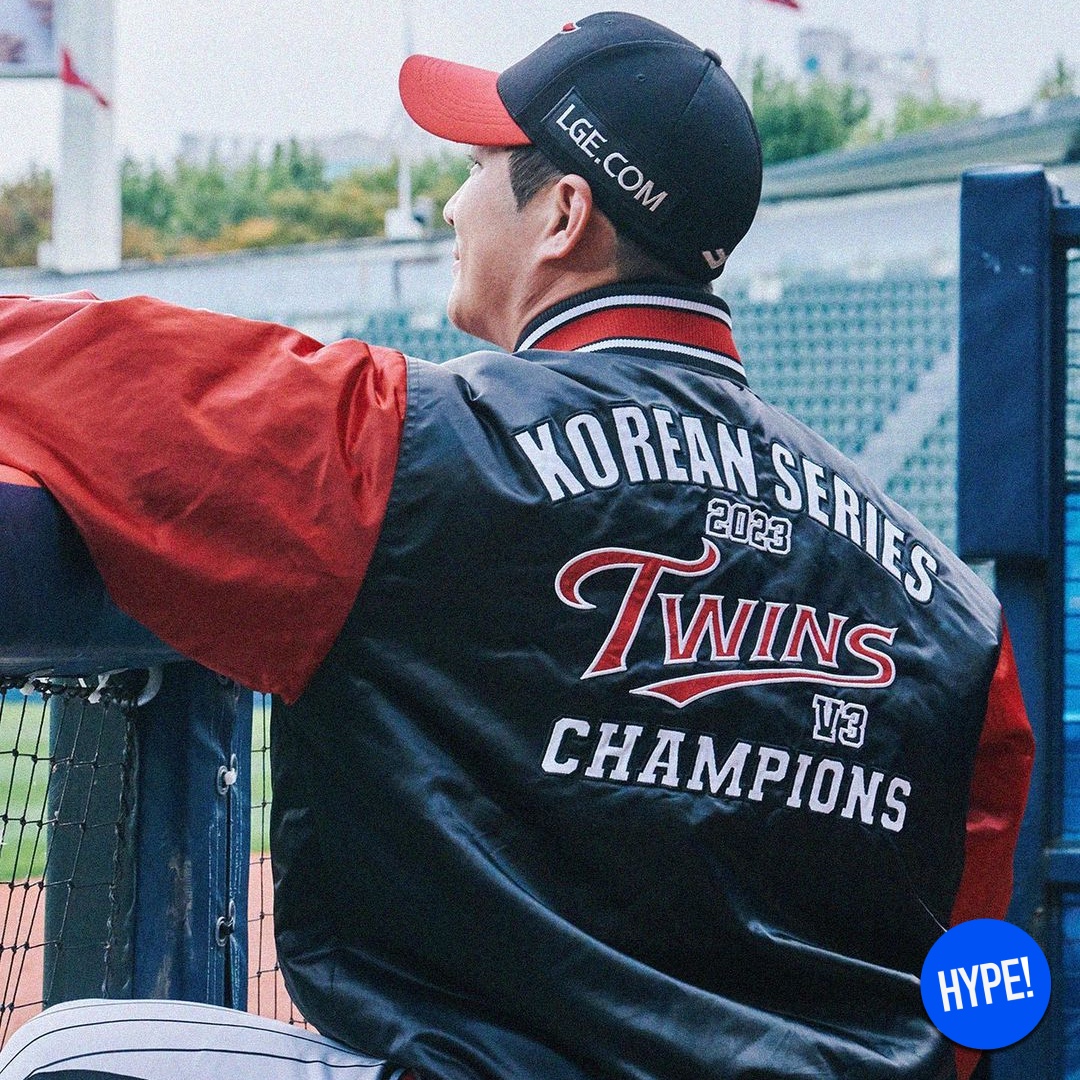 BDNS x LG TWINS Classic Logo Cap Navy 착용 스타일 - 4